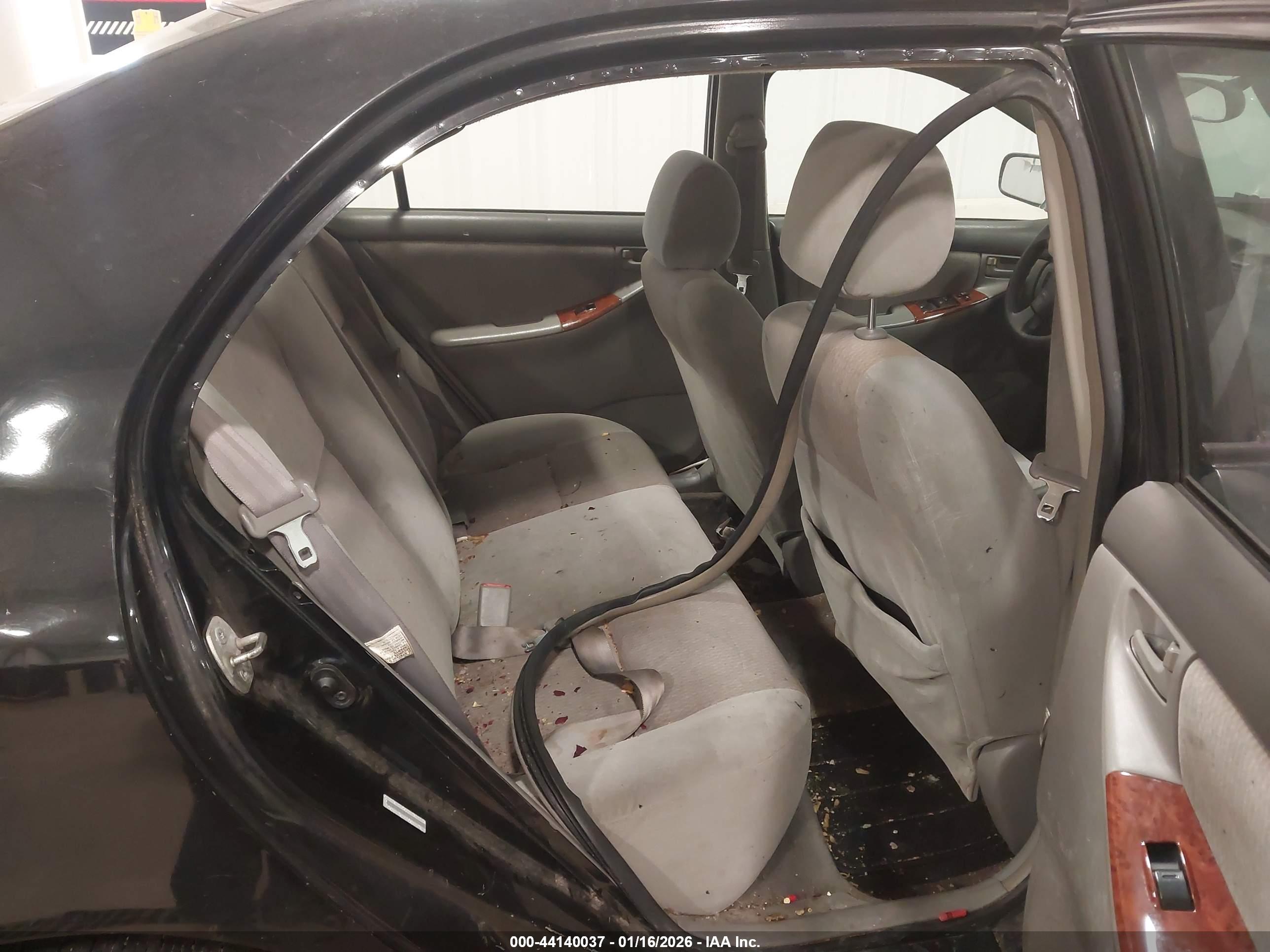 TOYOTA COROLLA image 8