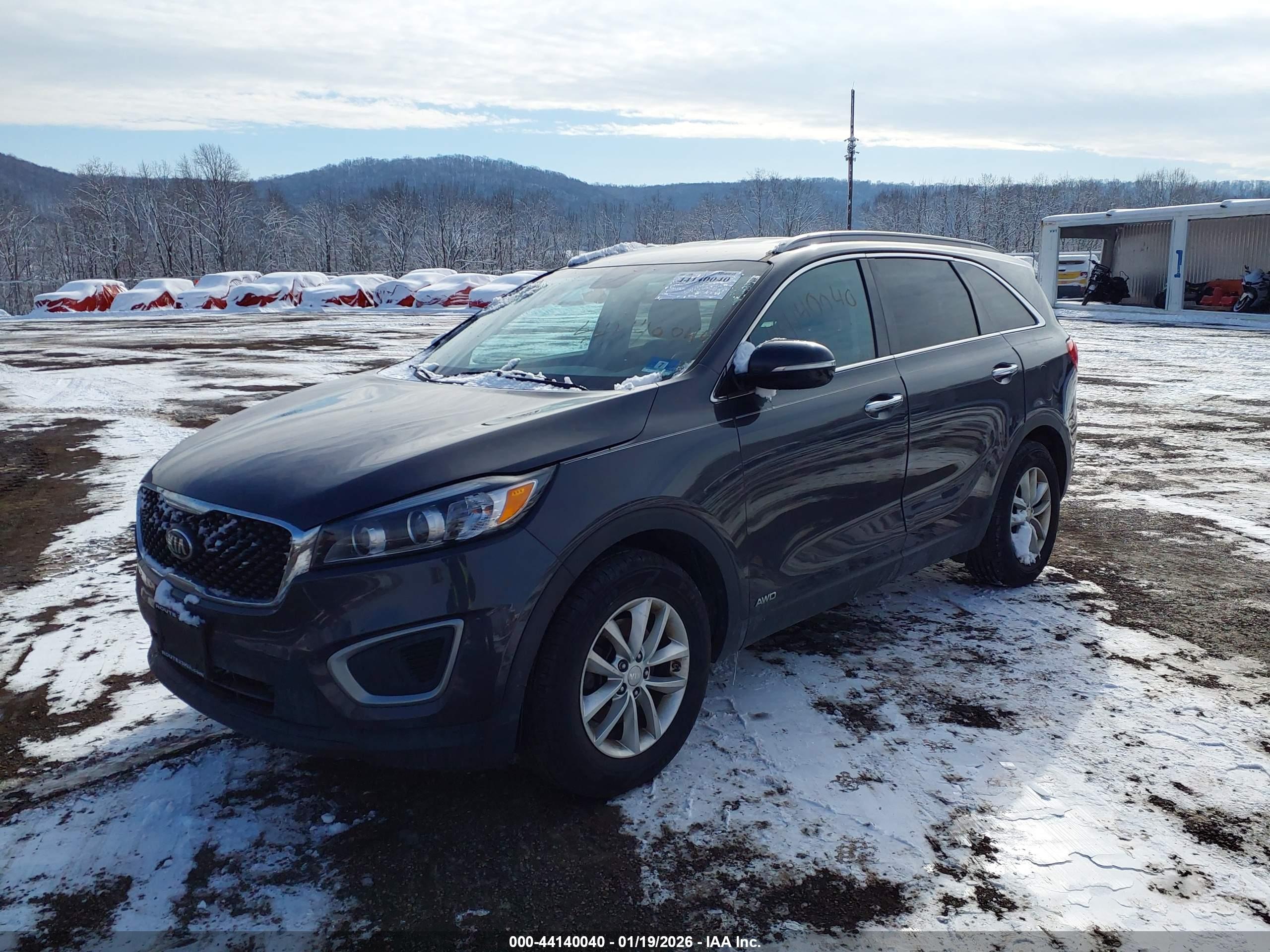 KIA SORENTO image 2