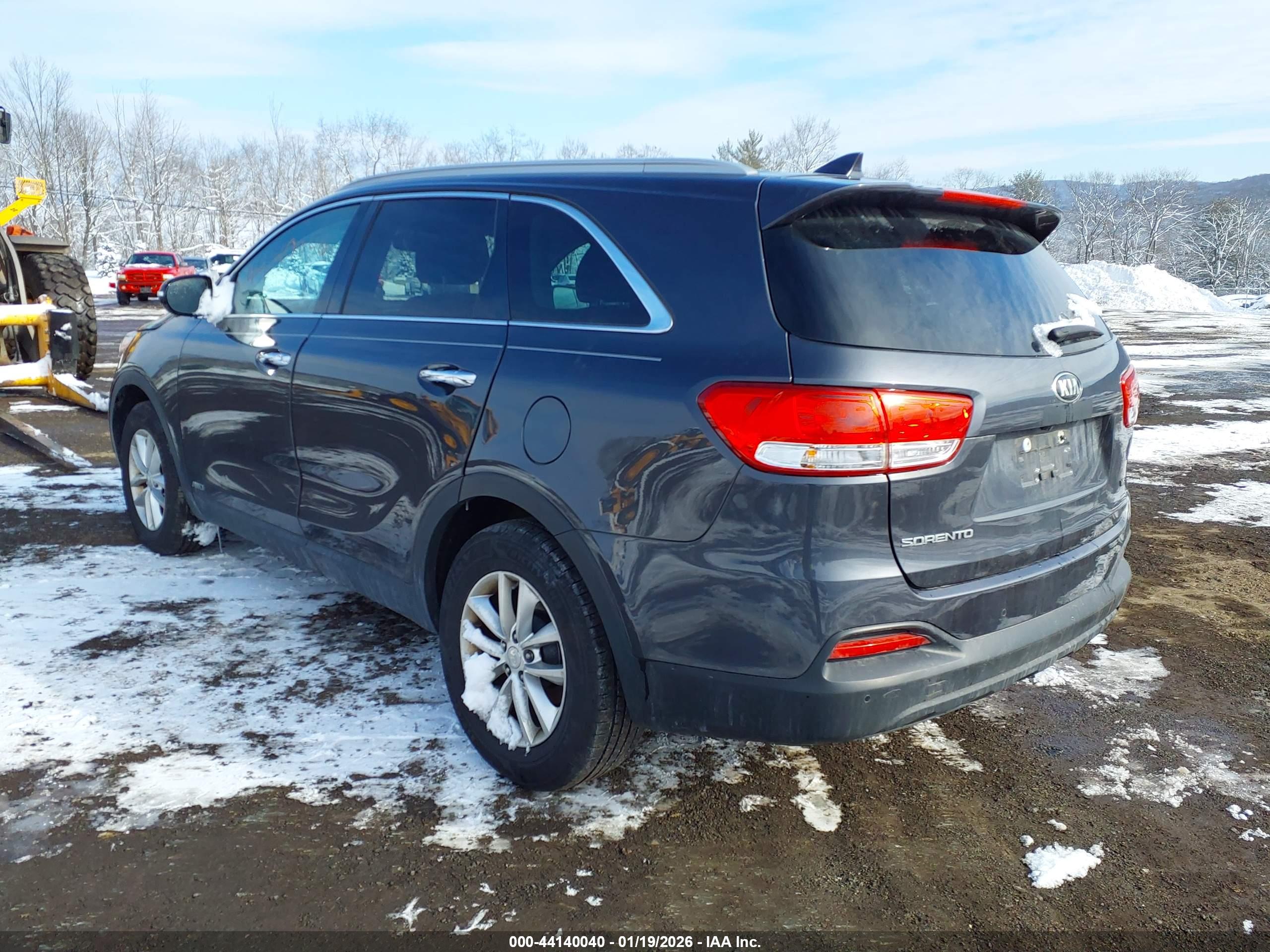 KIA SORENTO image 3