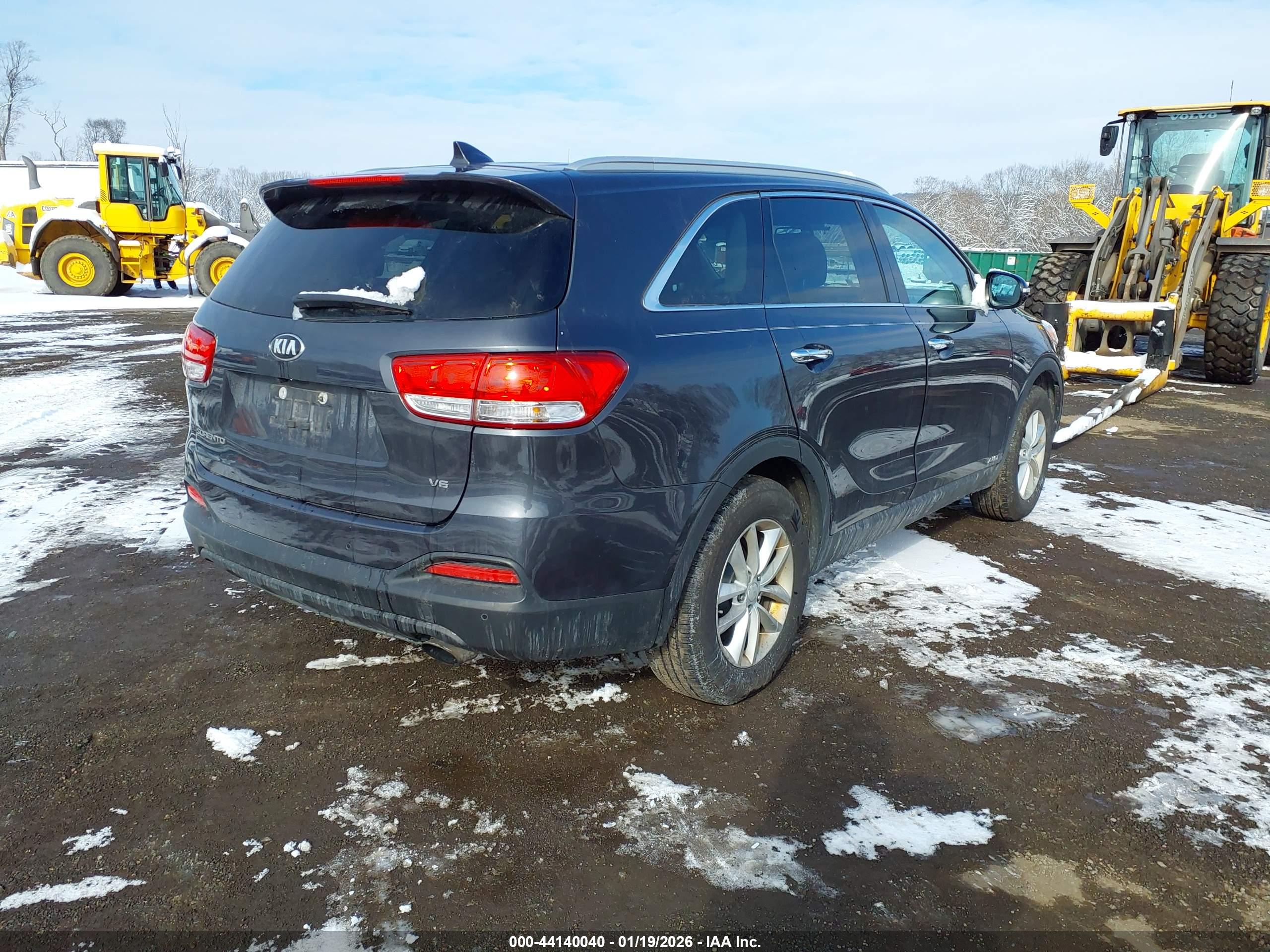 KIA SORENTO image 4