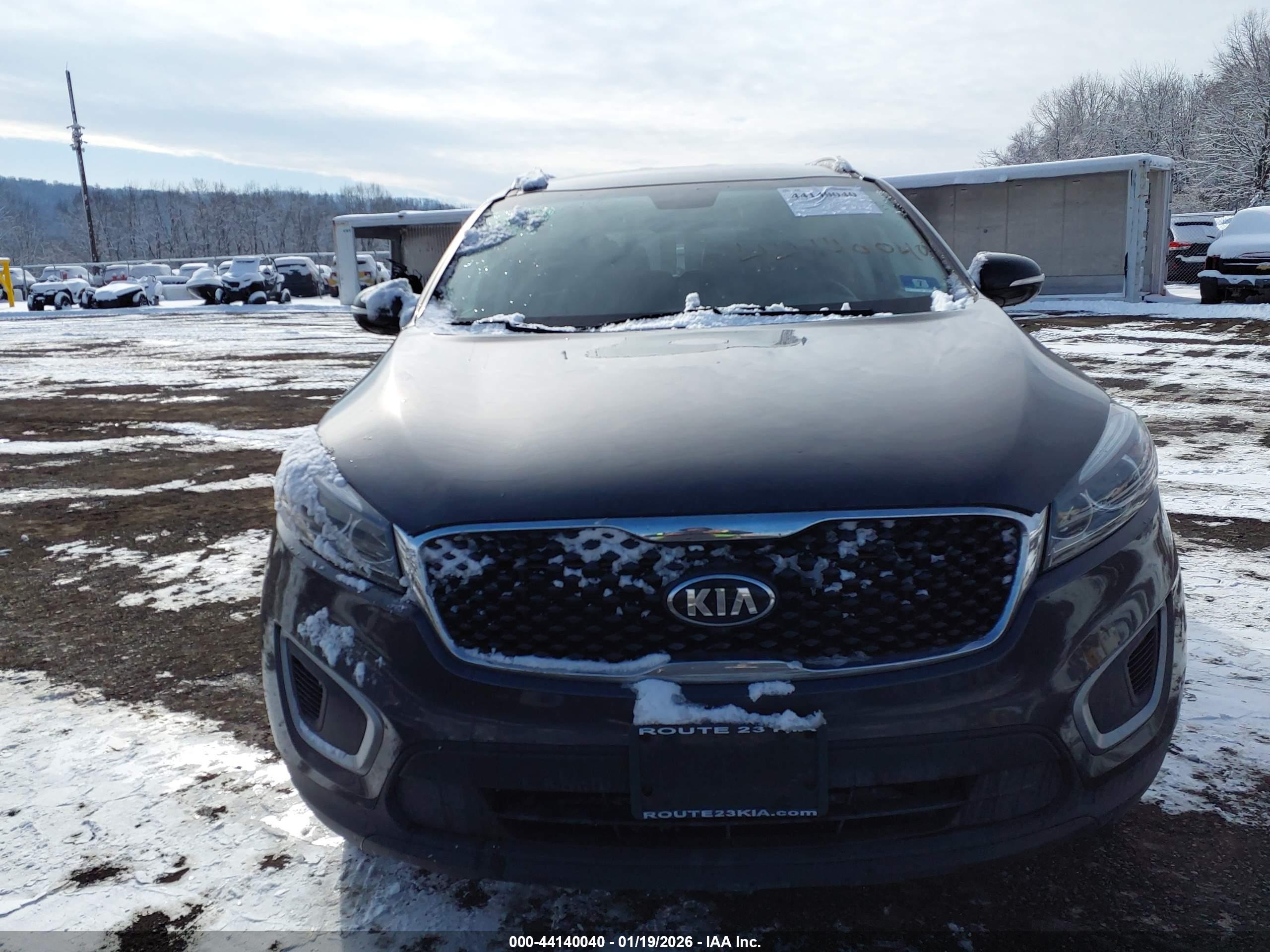 KIA SORENTO image 6