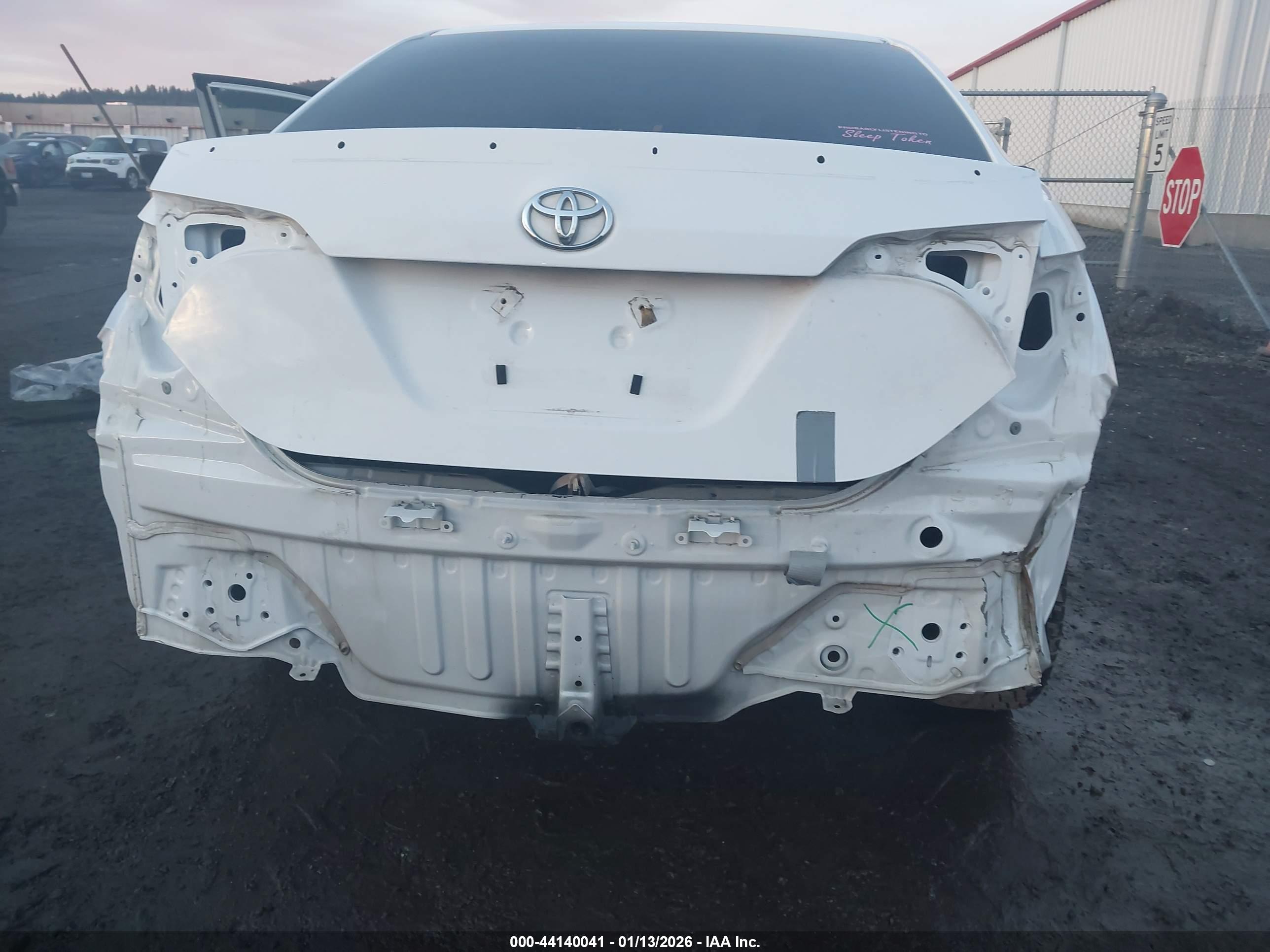 TOYOTA COROLLA image 6