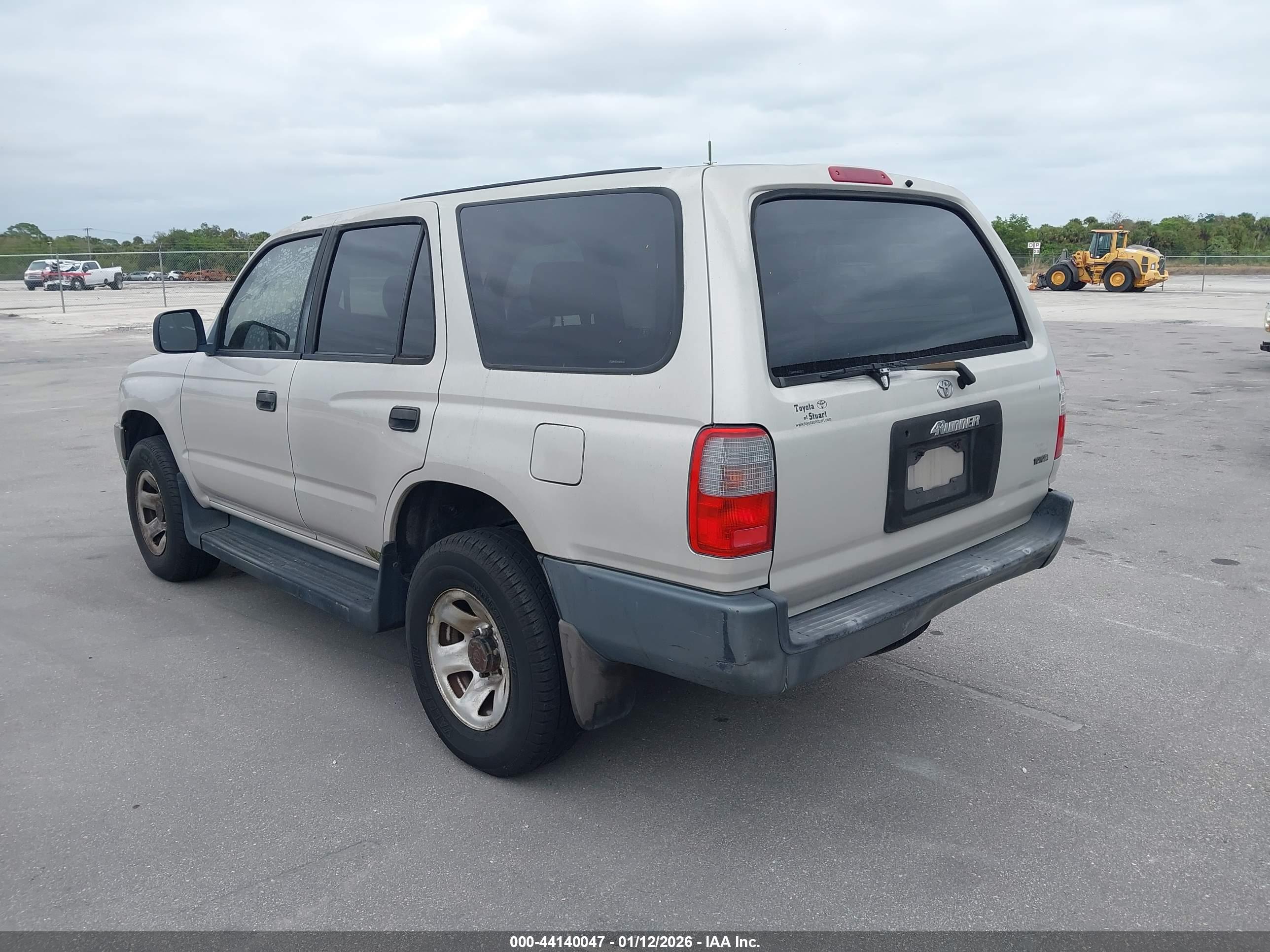 TOYOTA 4RUNNER image 3