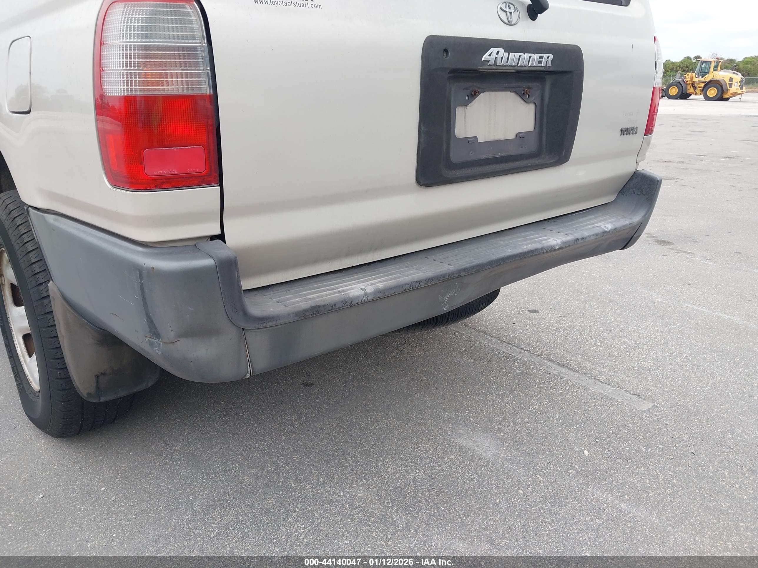 TOYOTA 4RUNNER image 6