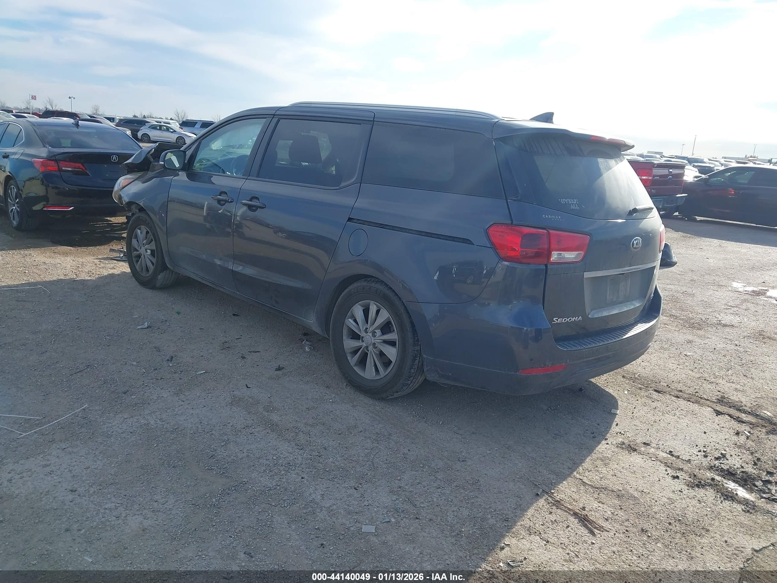 KIA SEDONA image 3
