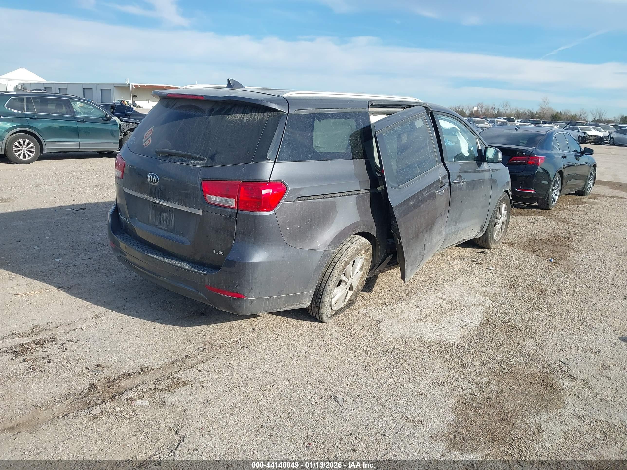 KIA SEDONA image 4