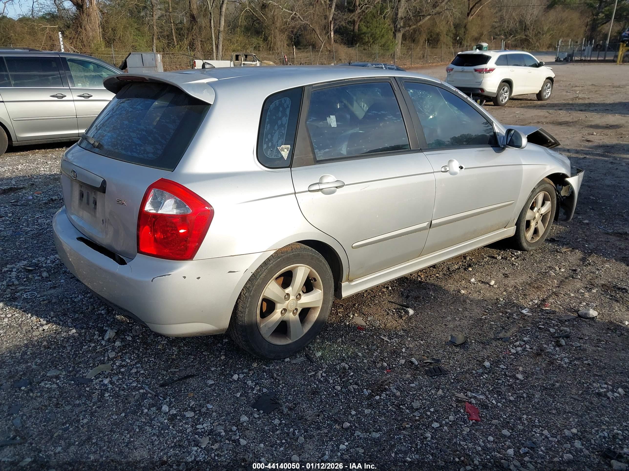 KIA SPECTRA5 image 4