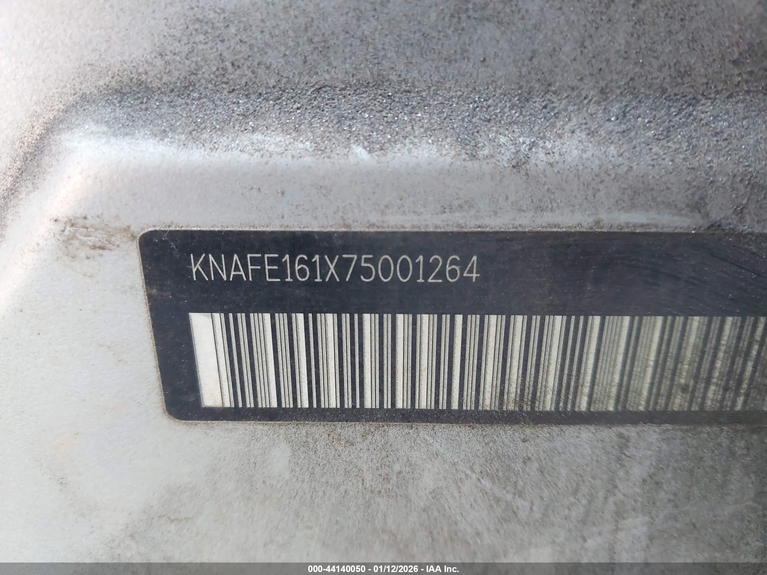 KIA SPECTRA5 image 9