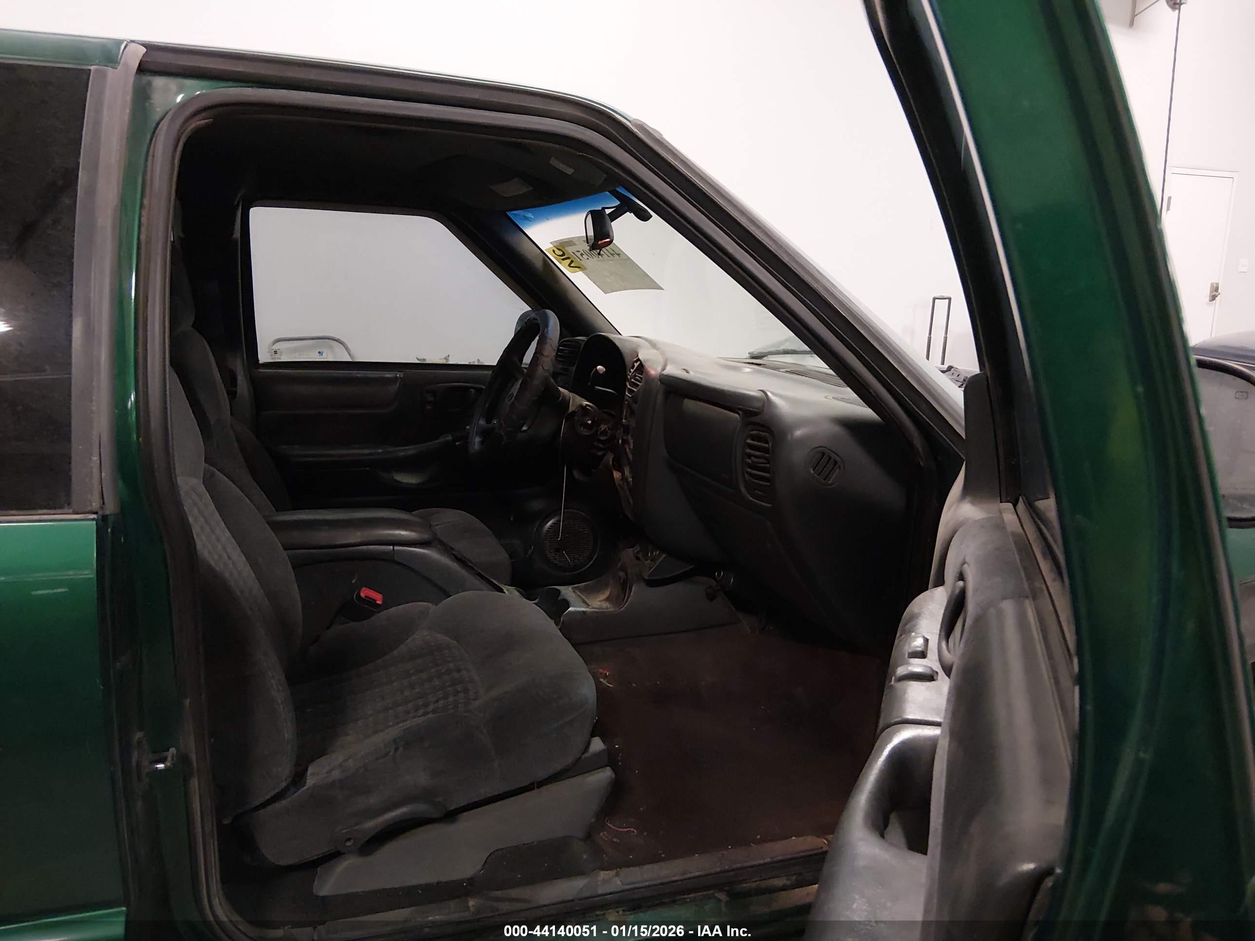 CHEVROLET S-10 image 5