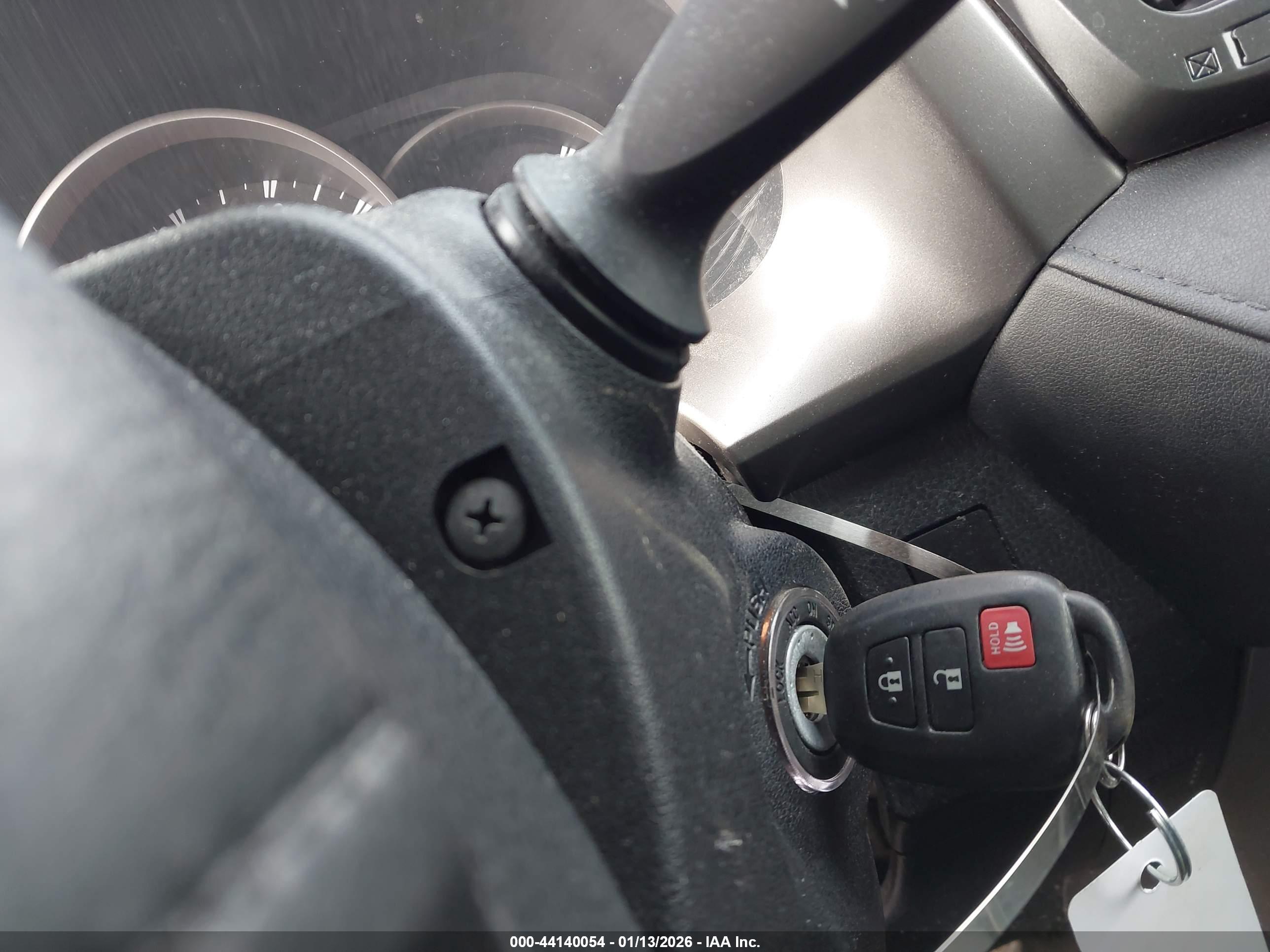 TOYOTA RAV4 image 11
