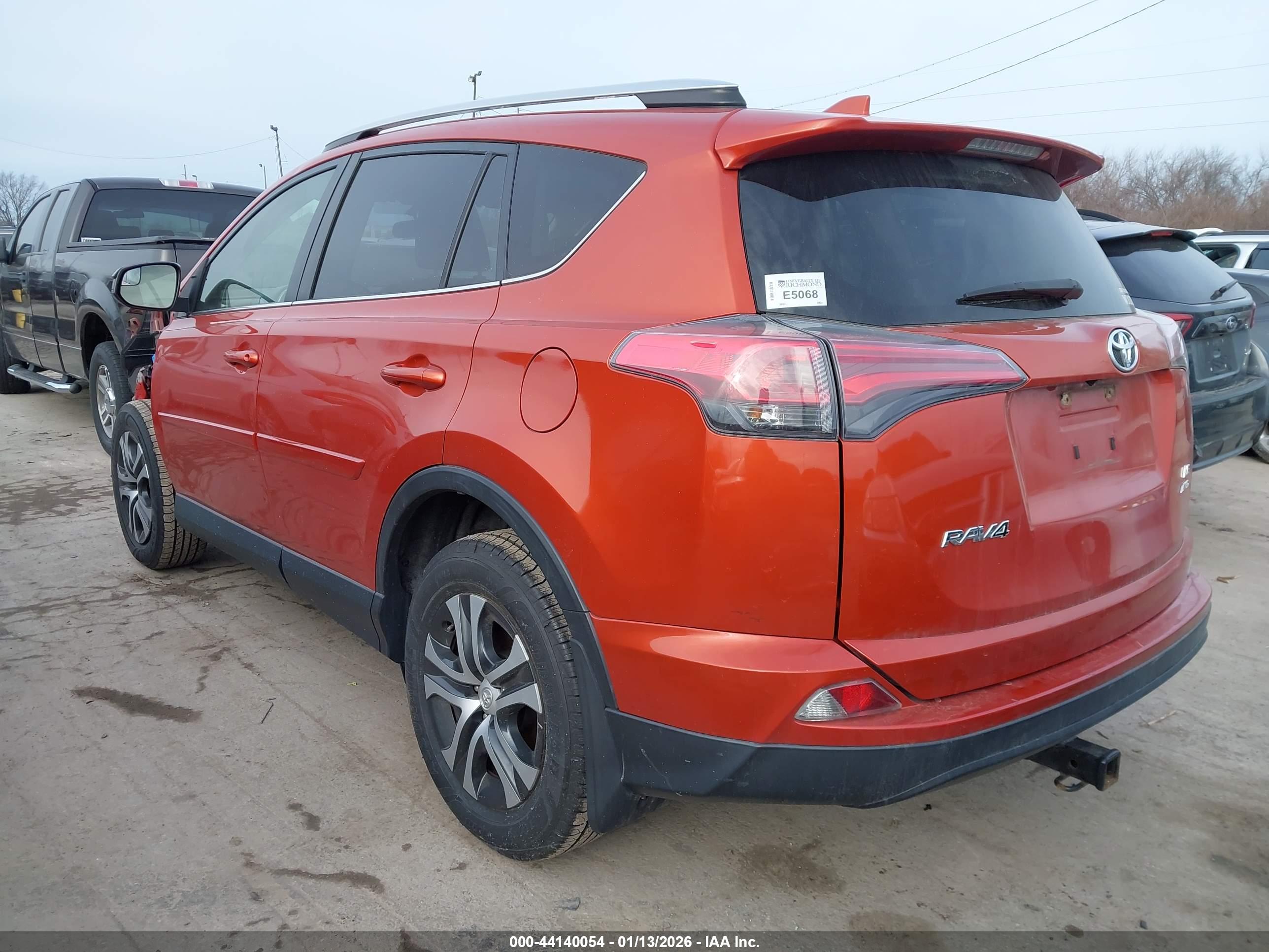 TOYOTA RAV4 image 3
