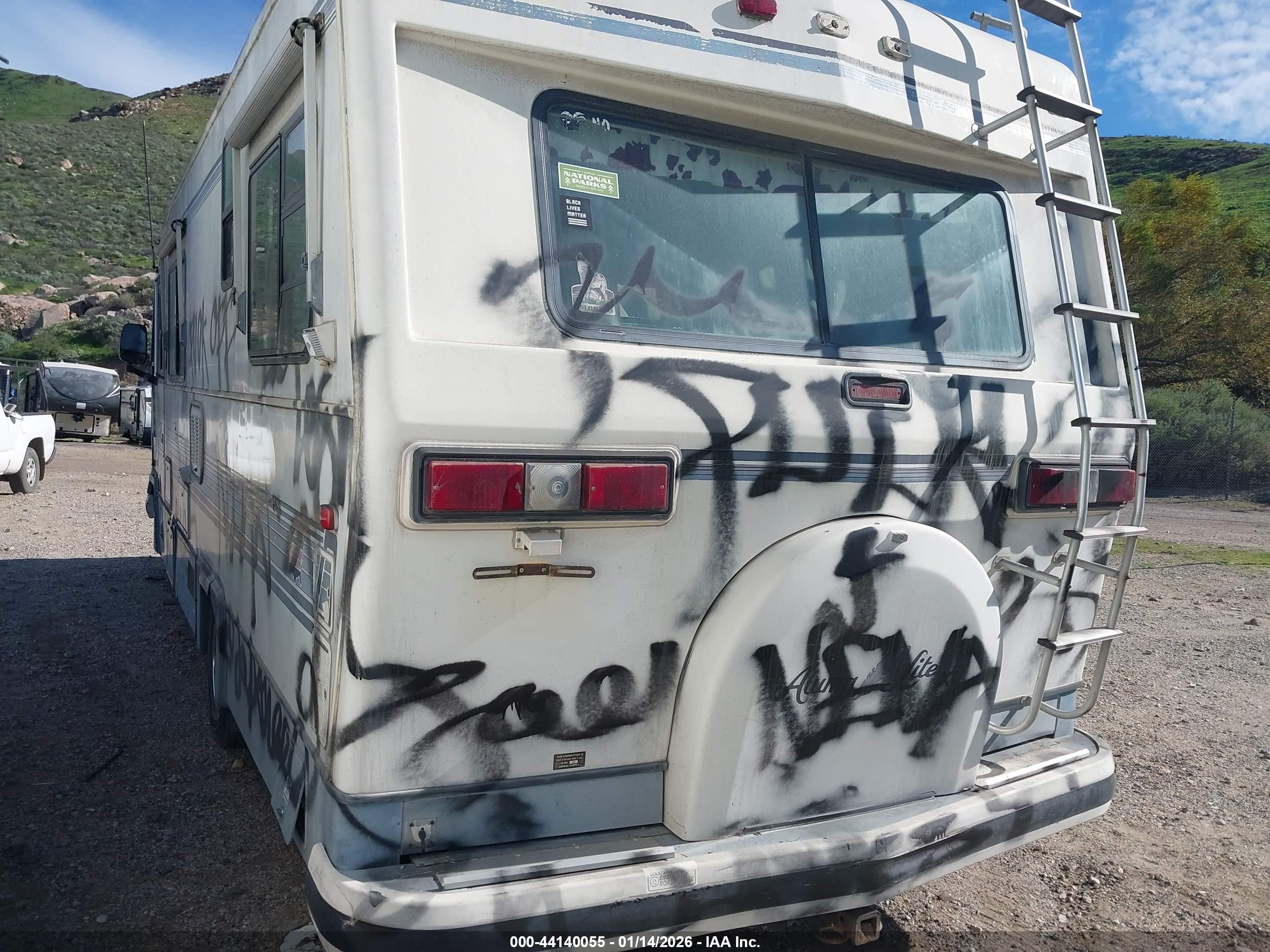 FORD ECONOLINE image 3