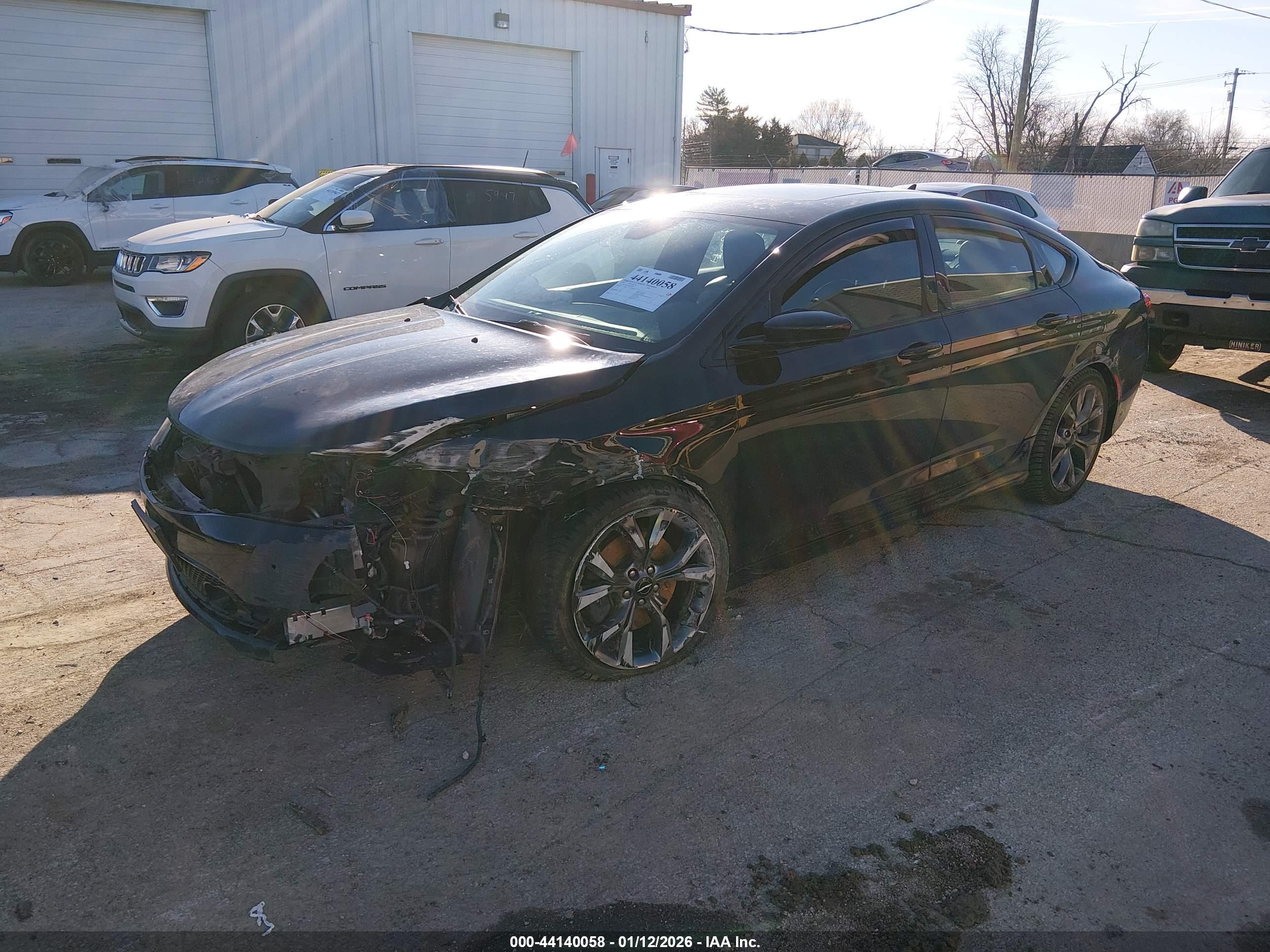 CHRYSLER 200 image 2