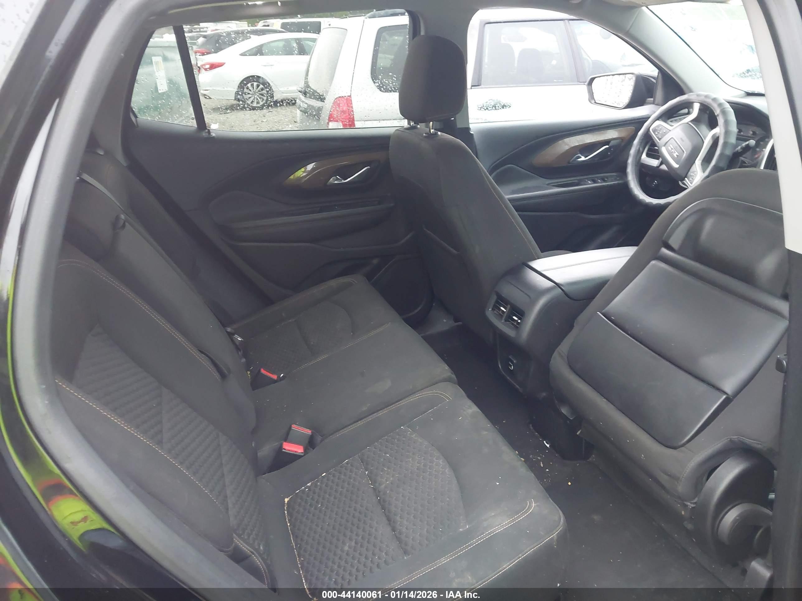 GMC TERRAIN image 8