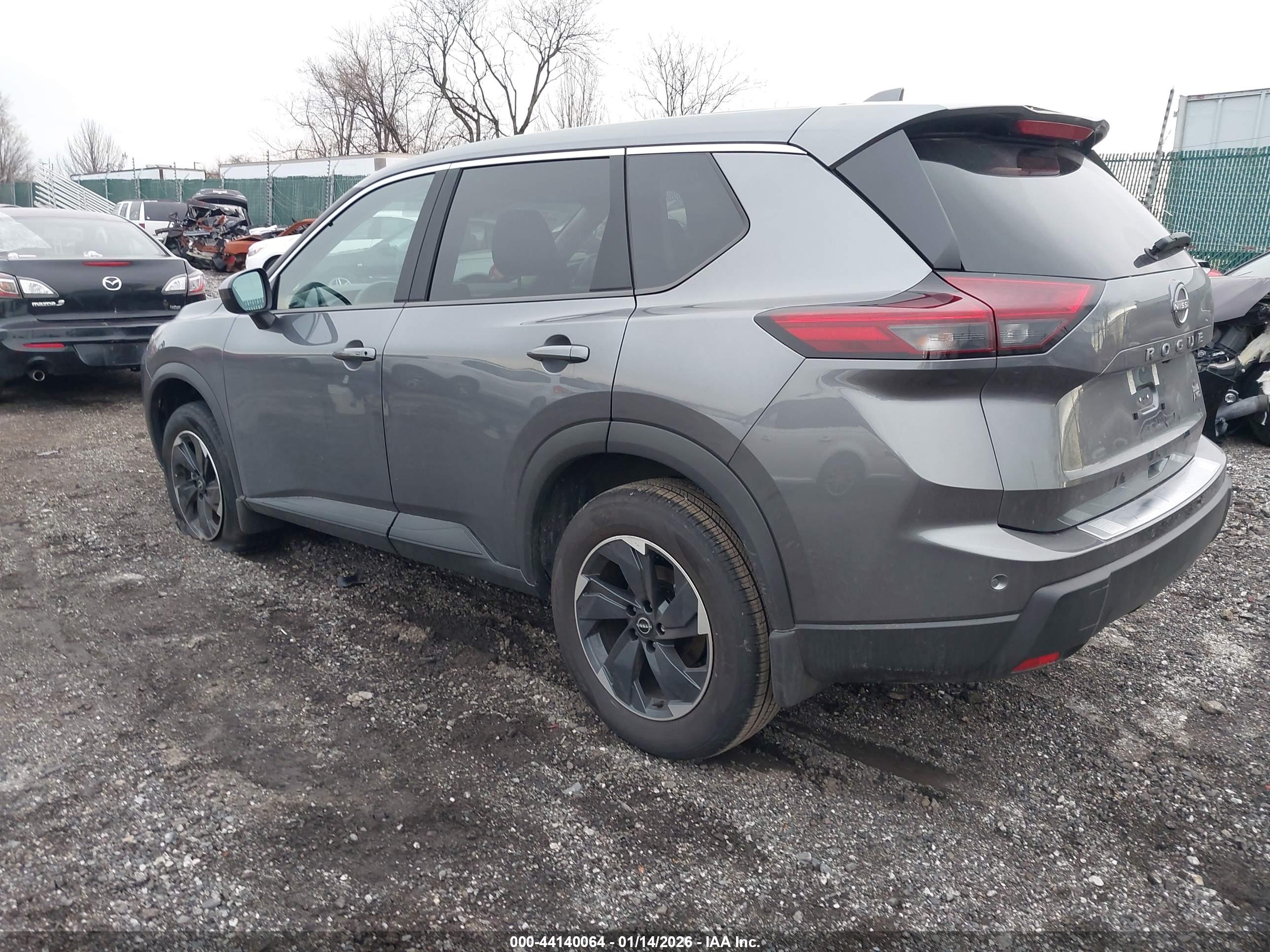 NISSAN ROGUE image 3