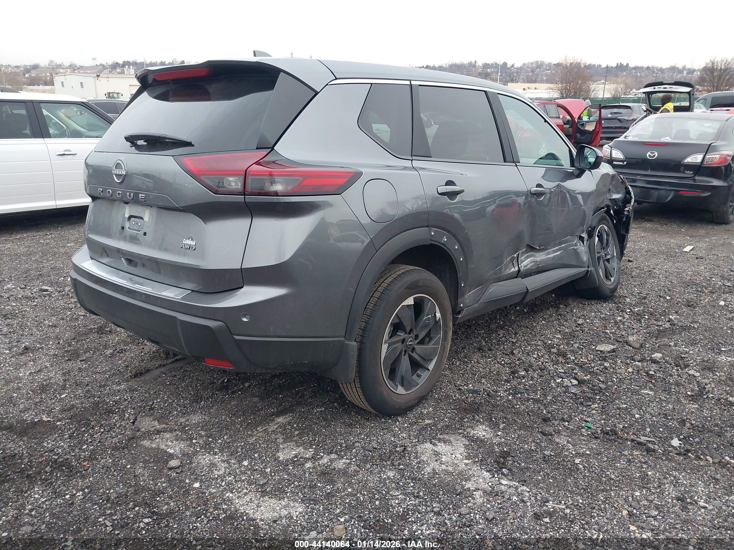 NISSAN ROGUE image 4