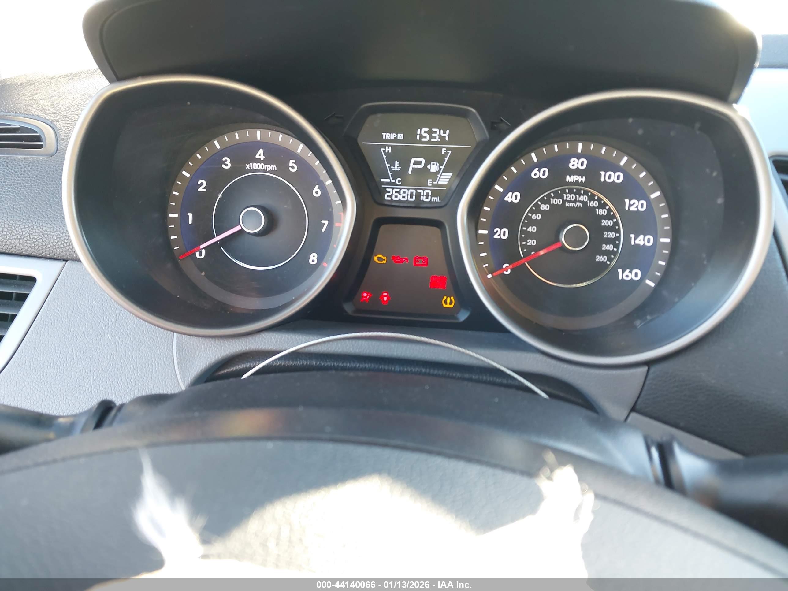HYUNDAI ELANTRA image 7