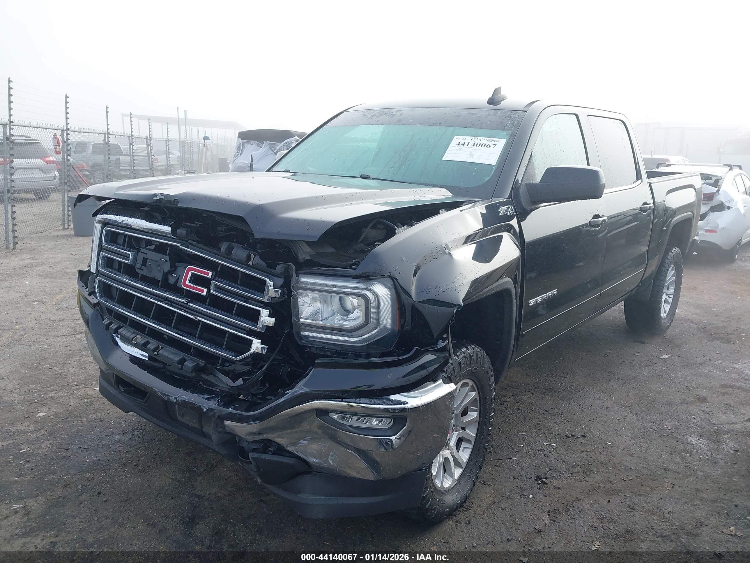 GMC SIERRA image 2