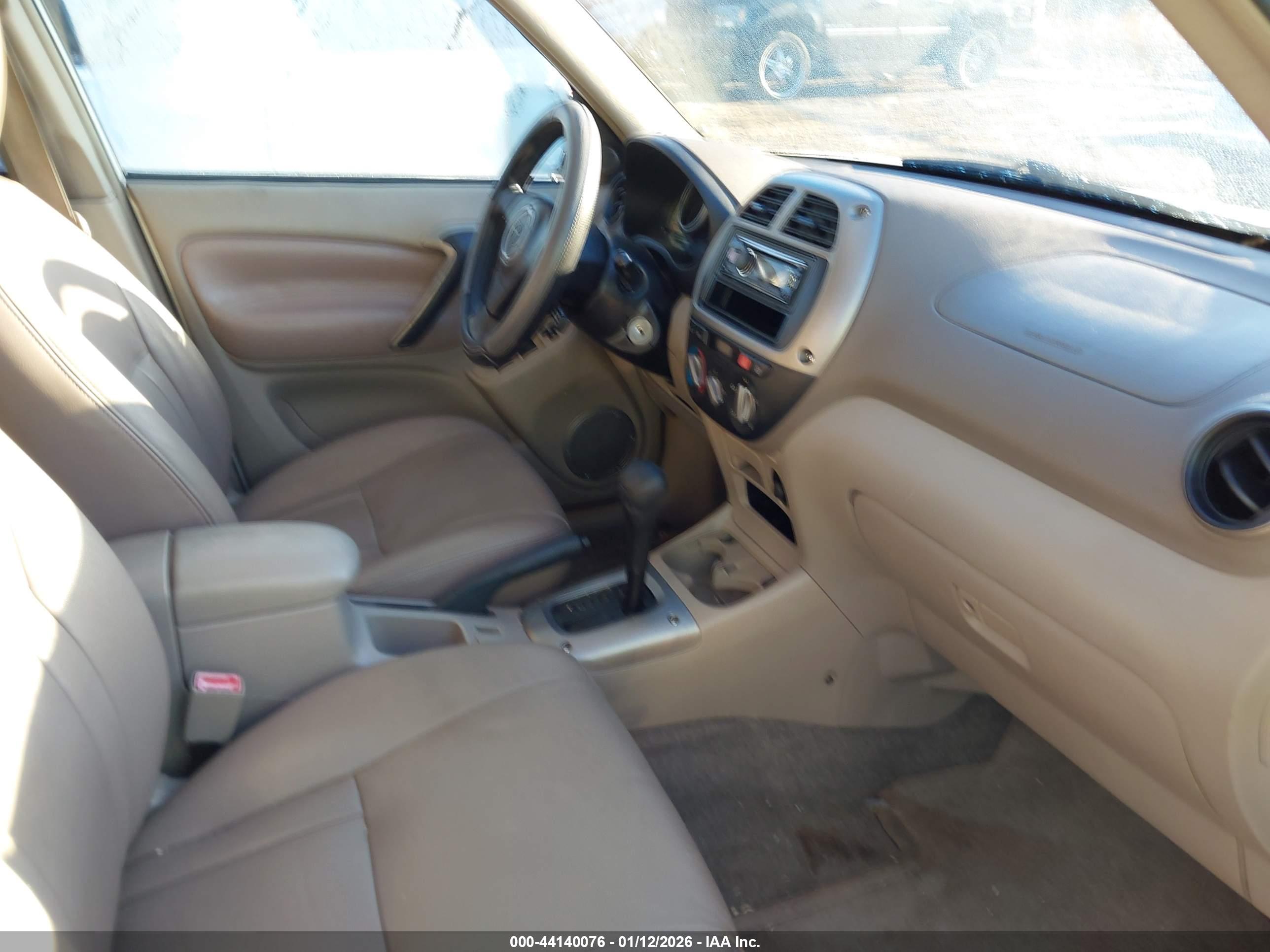 TOYOTA RAV4 image 5