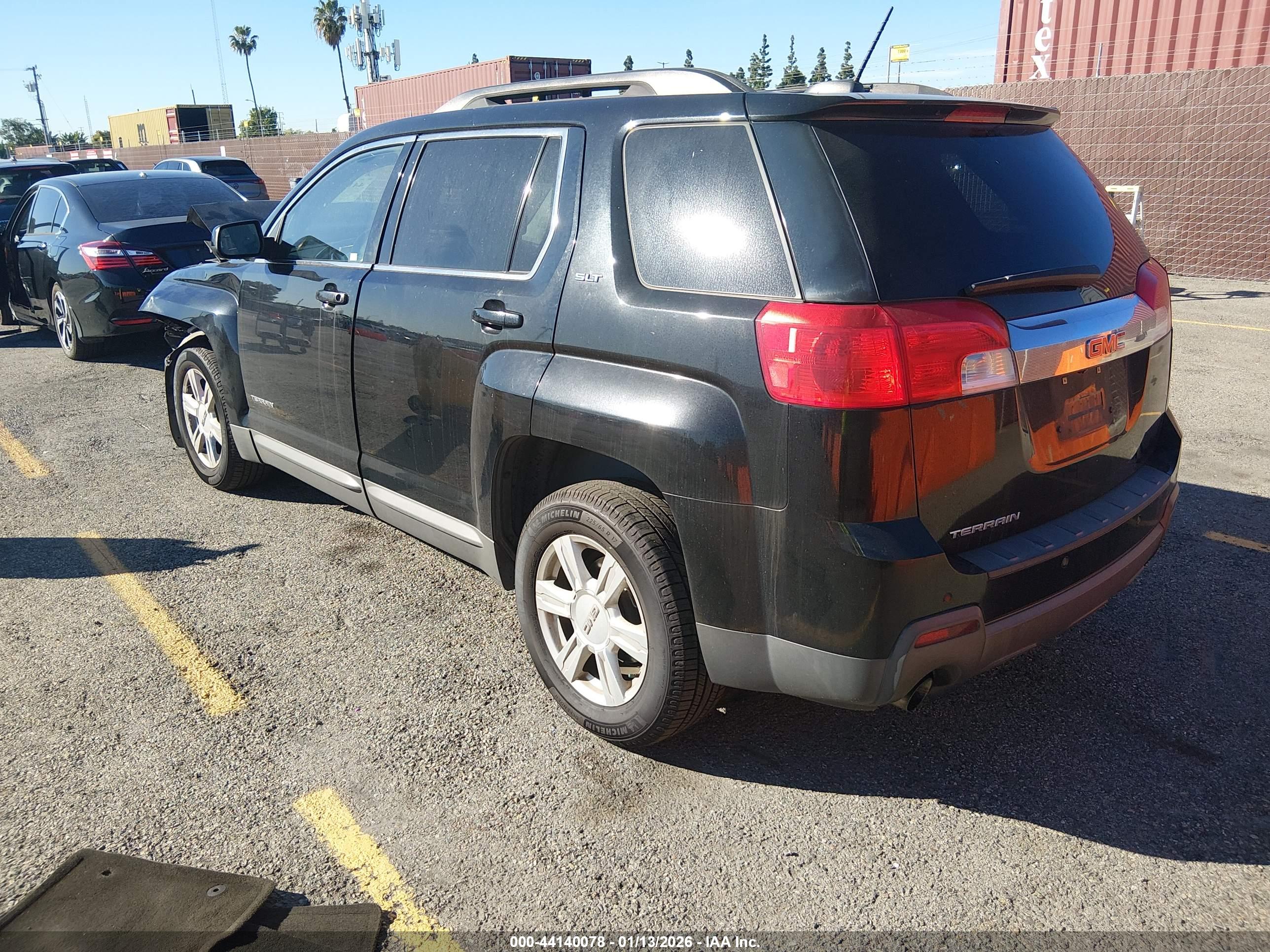 GMC TERRAIN image 3