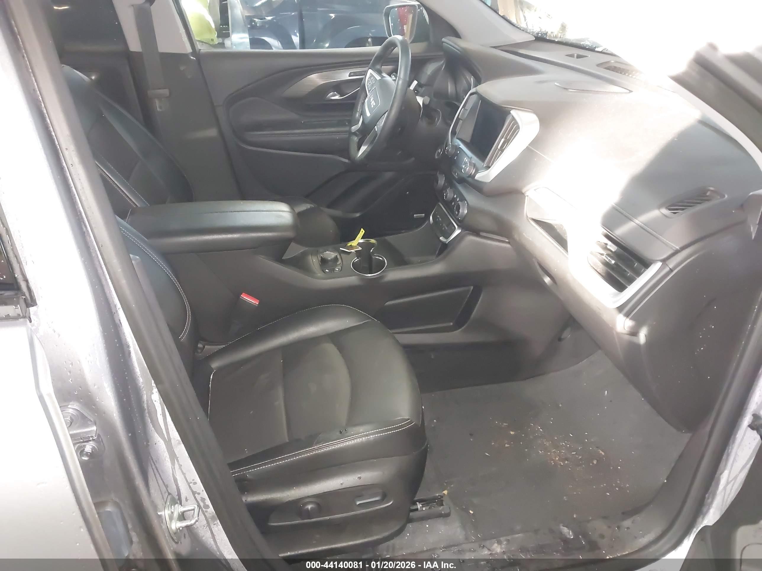 GMC TERRAIN image 5