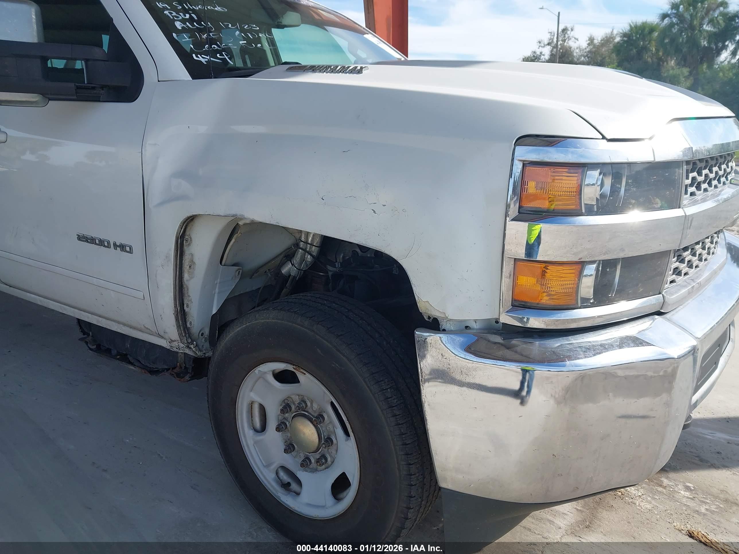 CHEVROLET SILVERADO image 6