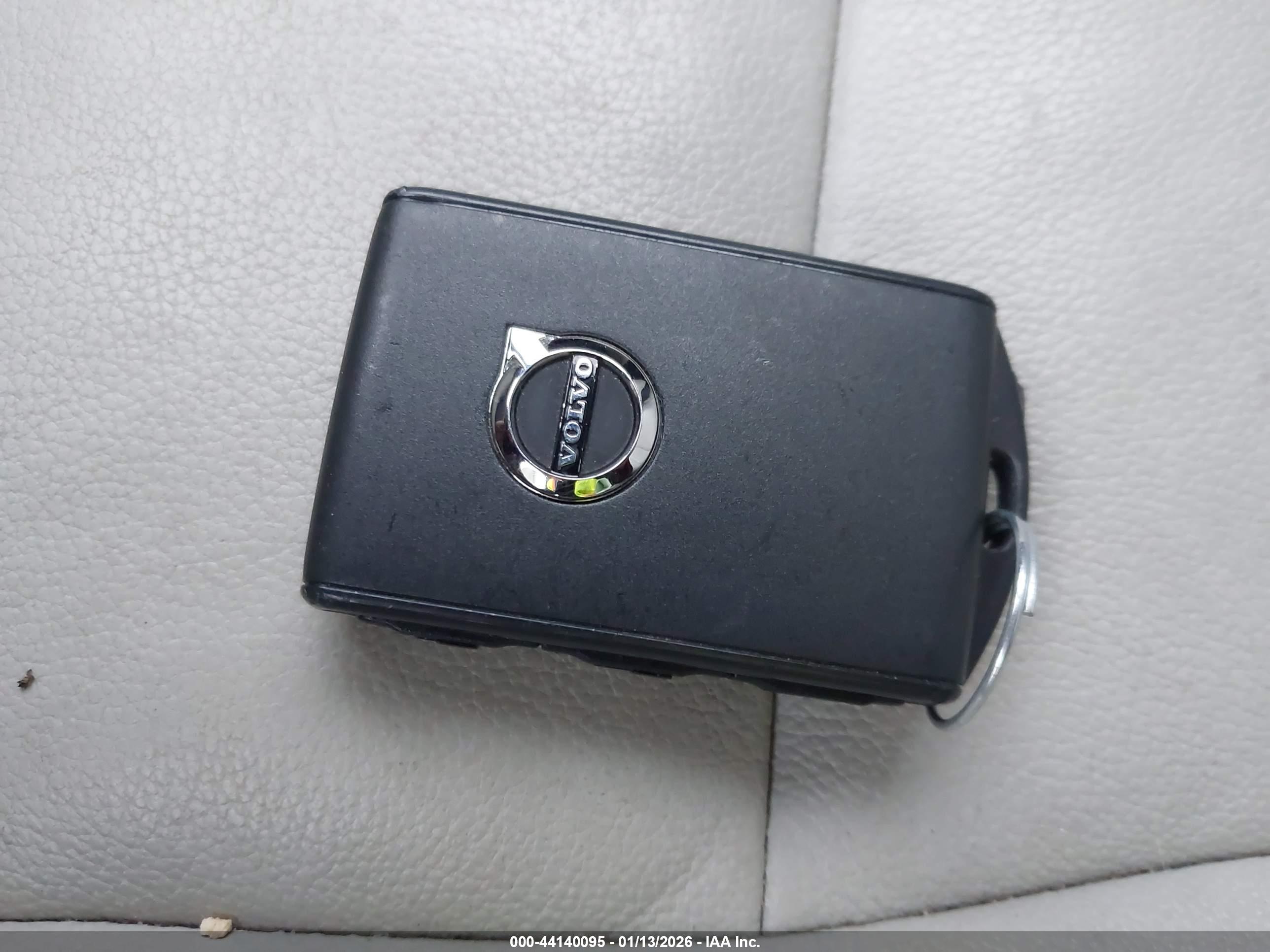 VOLVO XC40 image 11