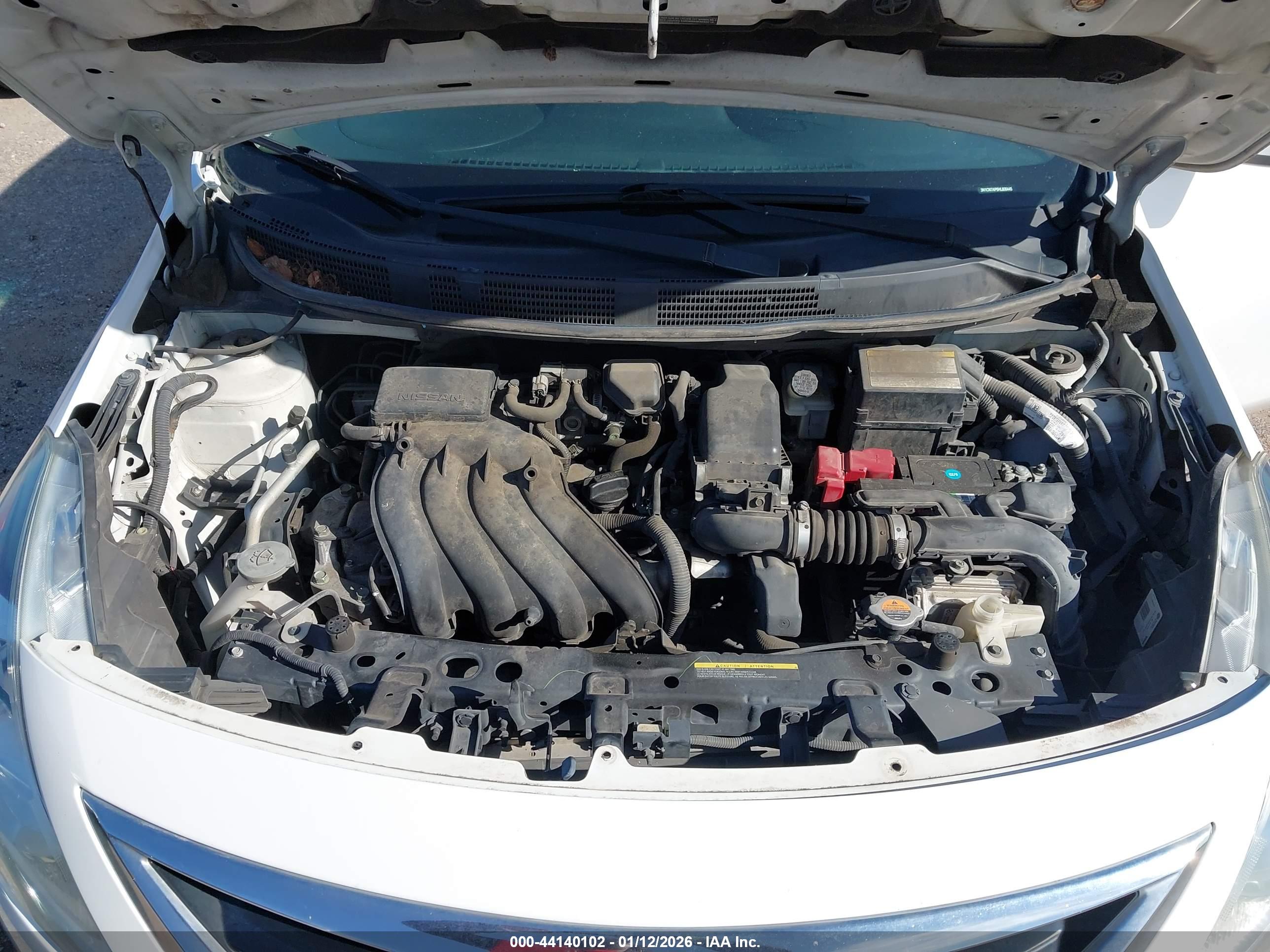 NISSAN VERSA image 10