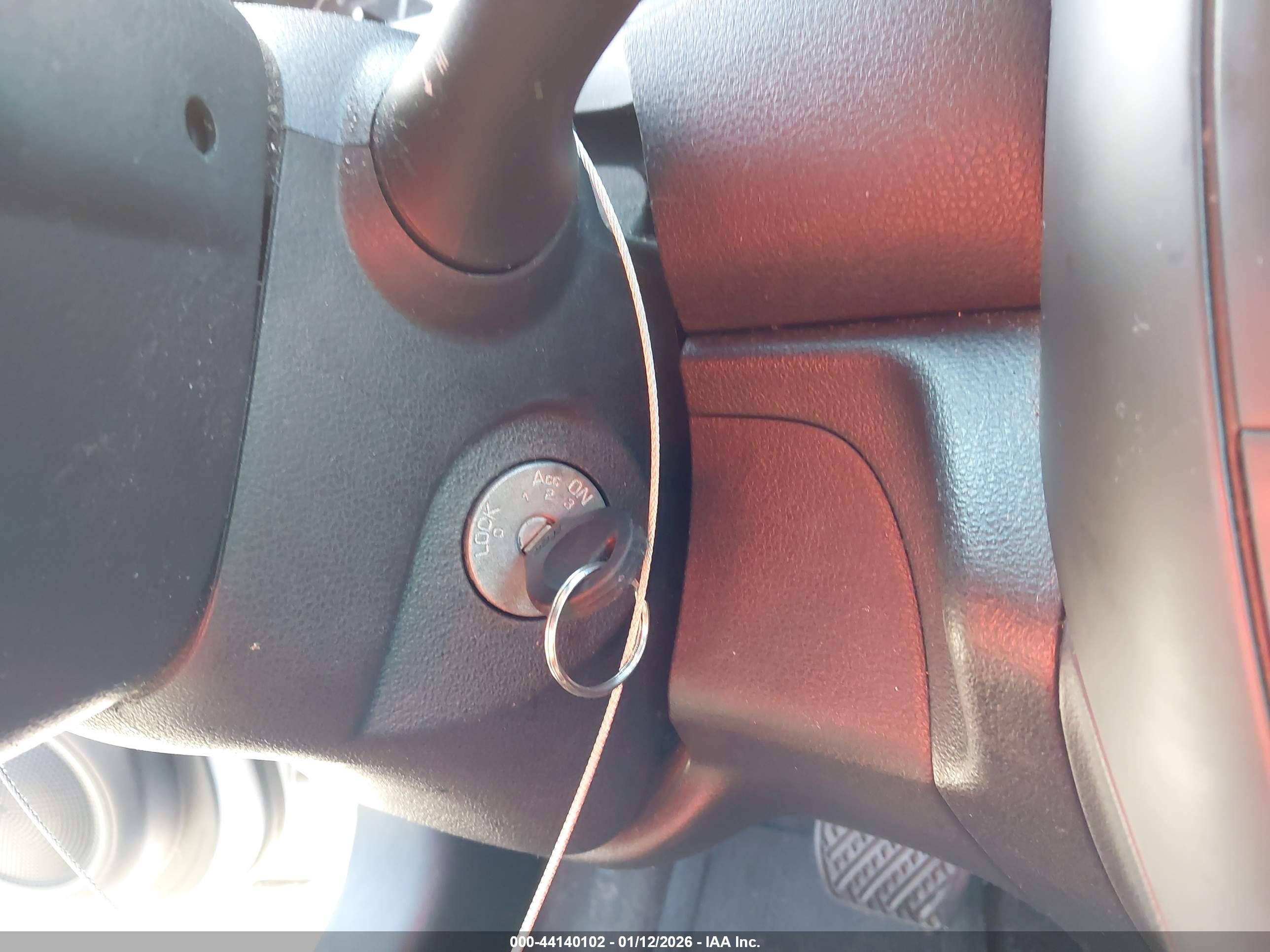 NISSAN VERSA image 11
