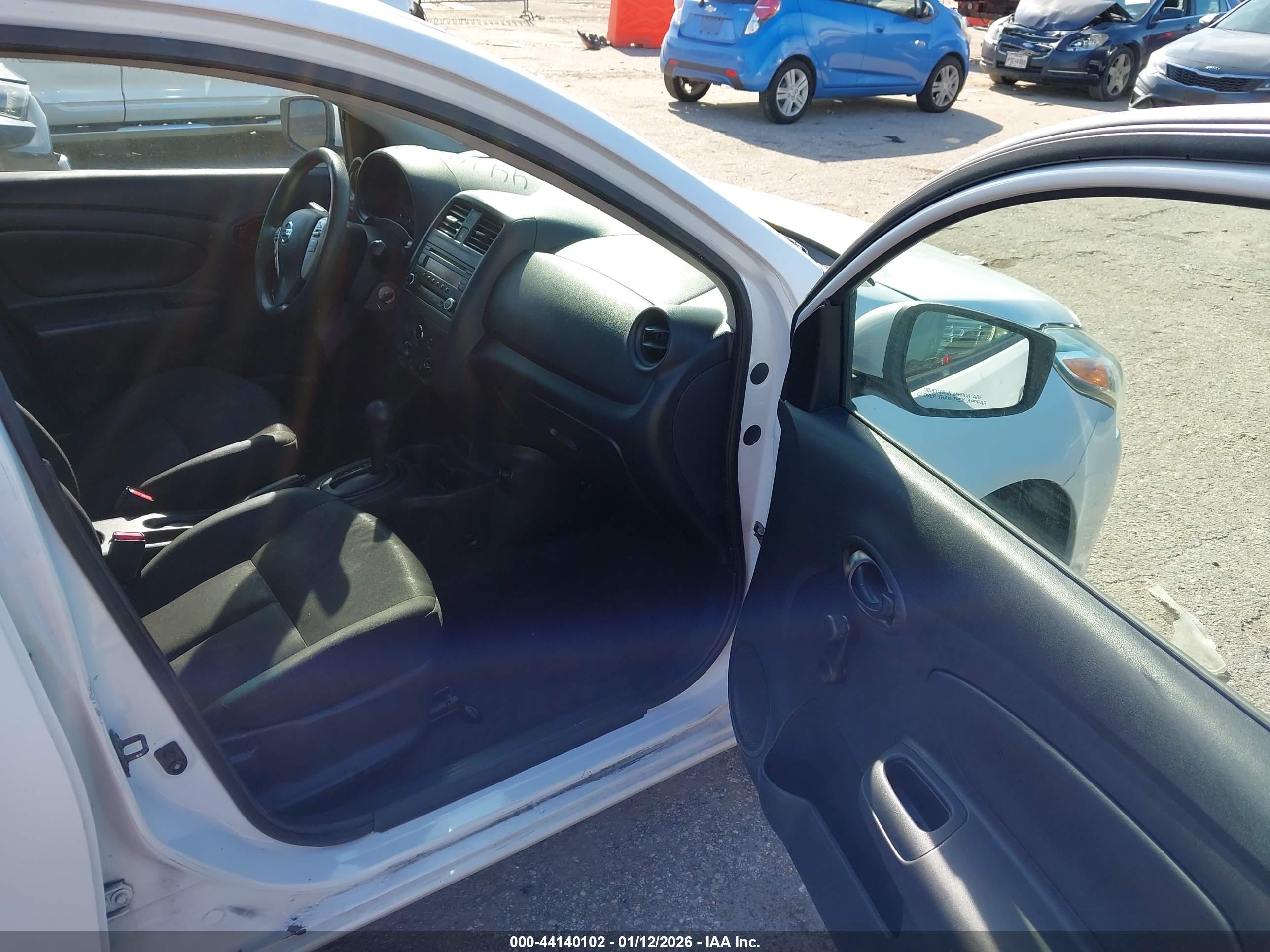NISSAN VERSA image 5