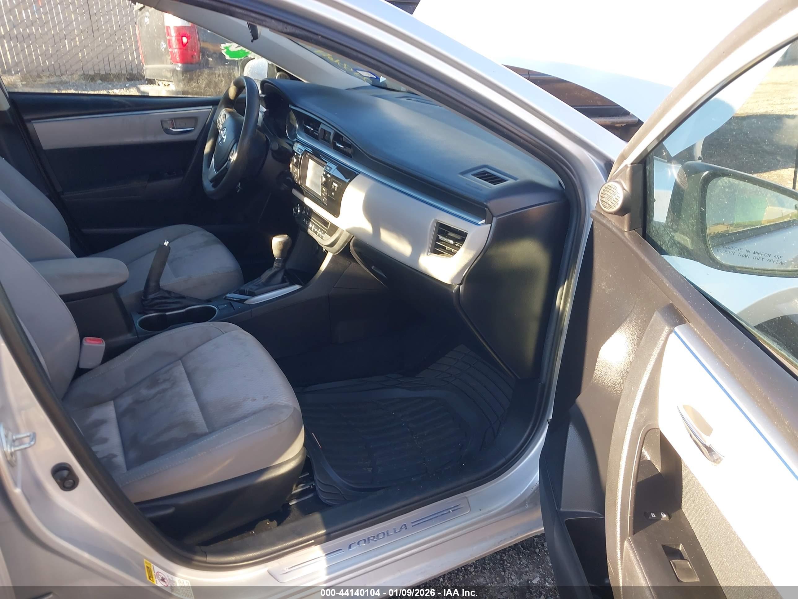 TOYOTA COROLLA image 5