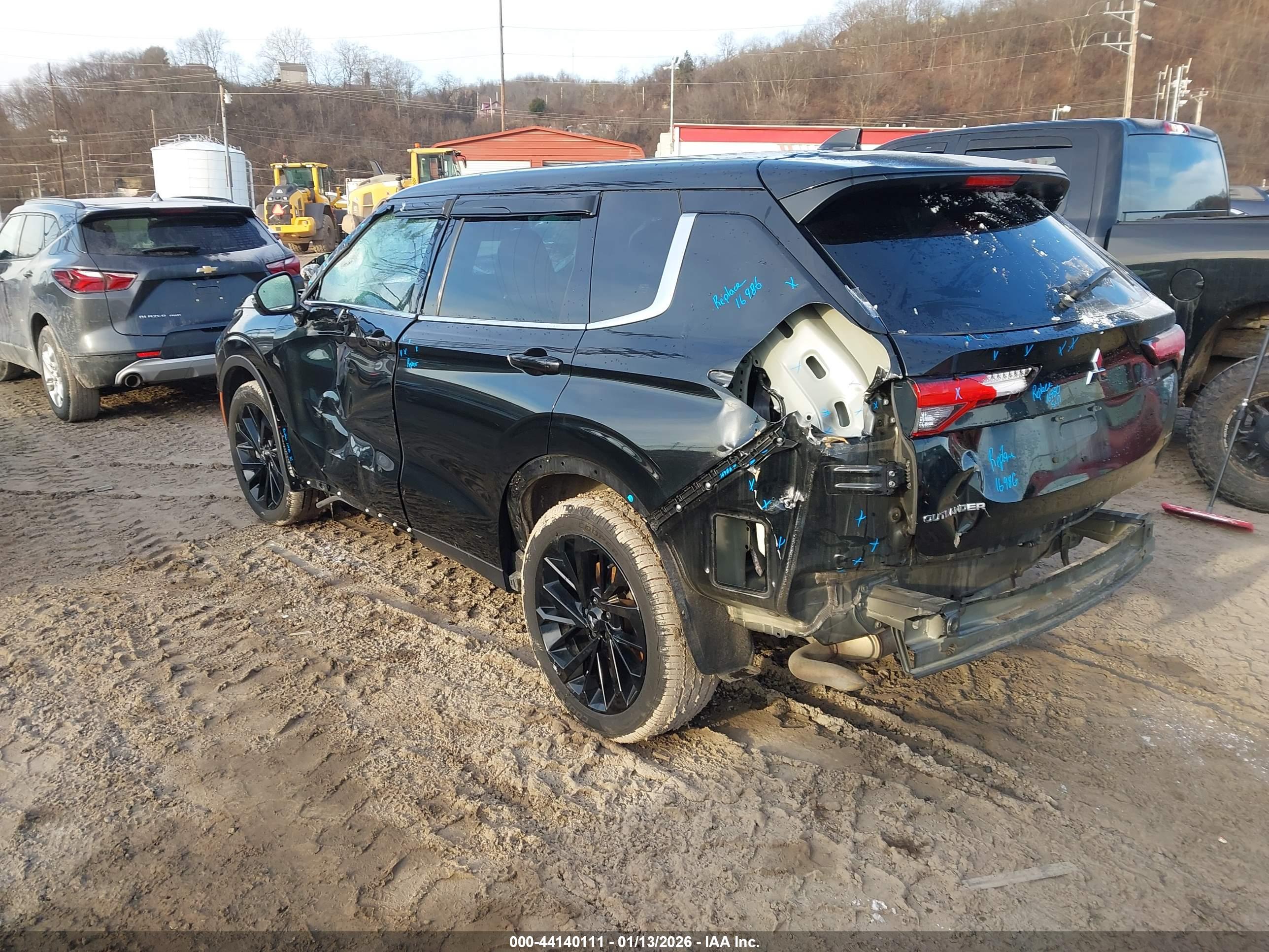 MITSUBISHI OUTLANDER image 3