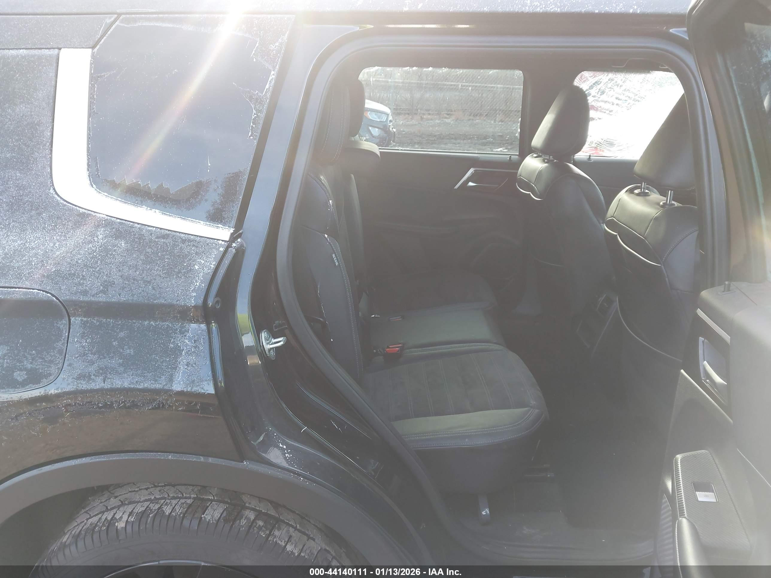 MITSUBISHI OUTLANDER image 8