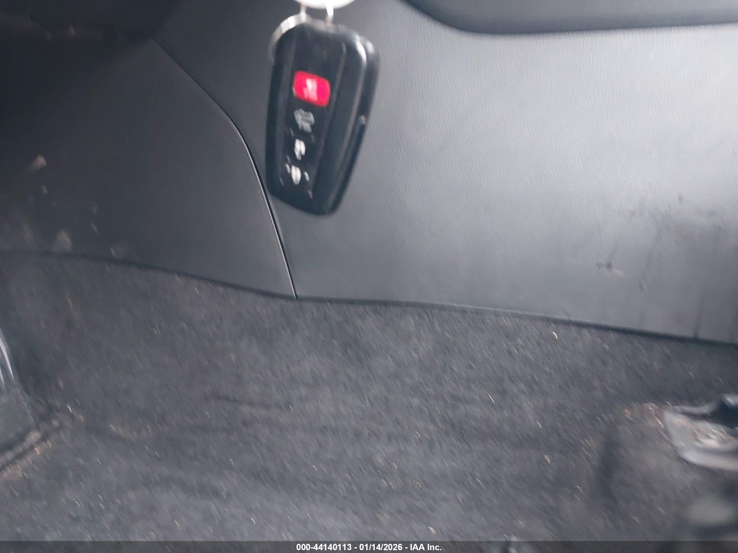TOYOTA RAV4 image 11