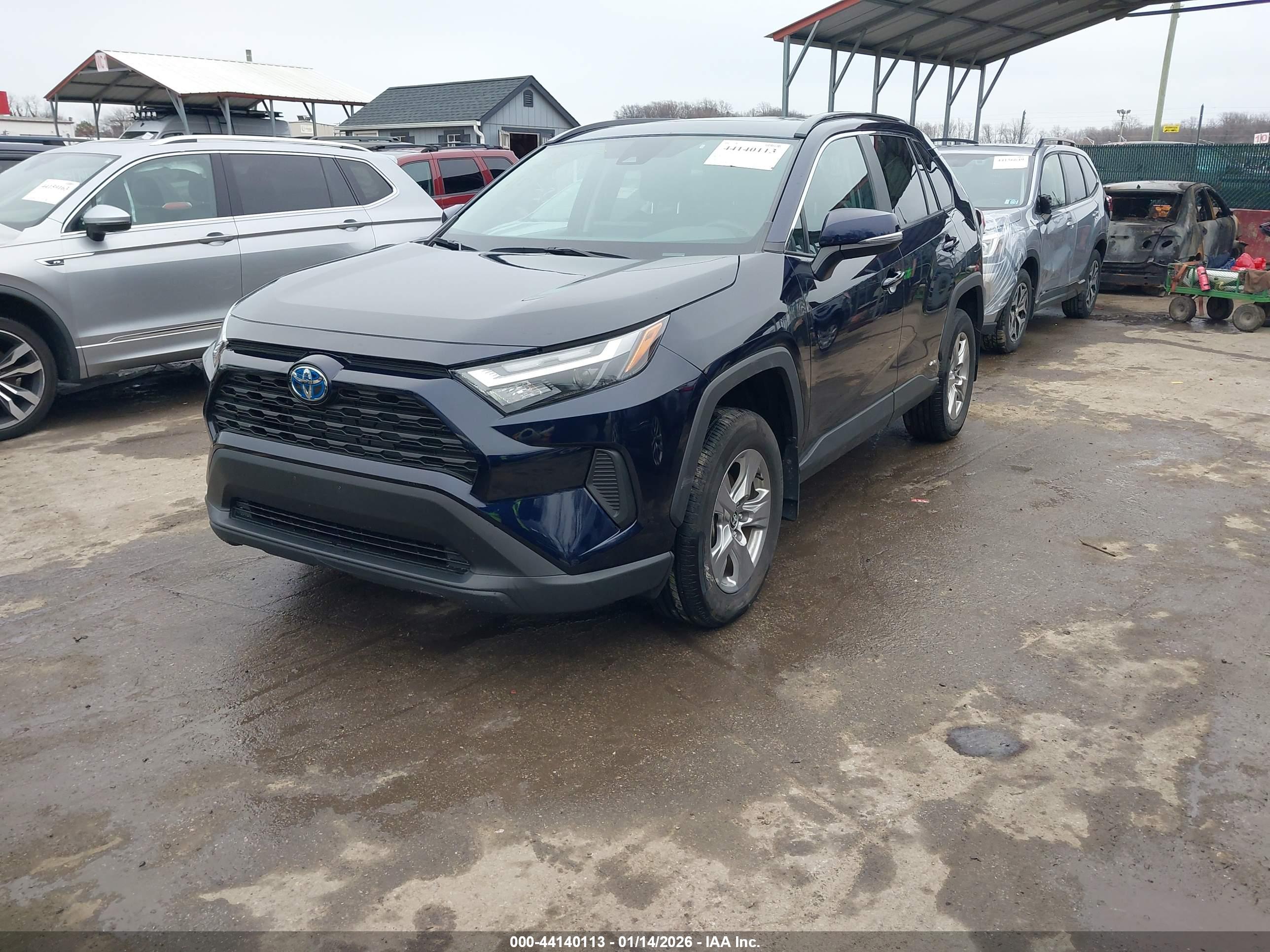 TOYOTA RAV4 image 2