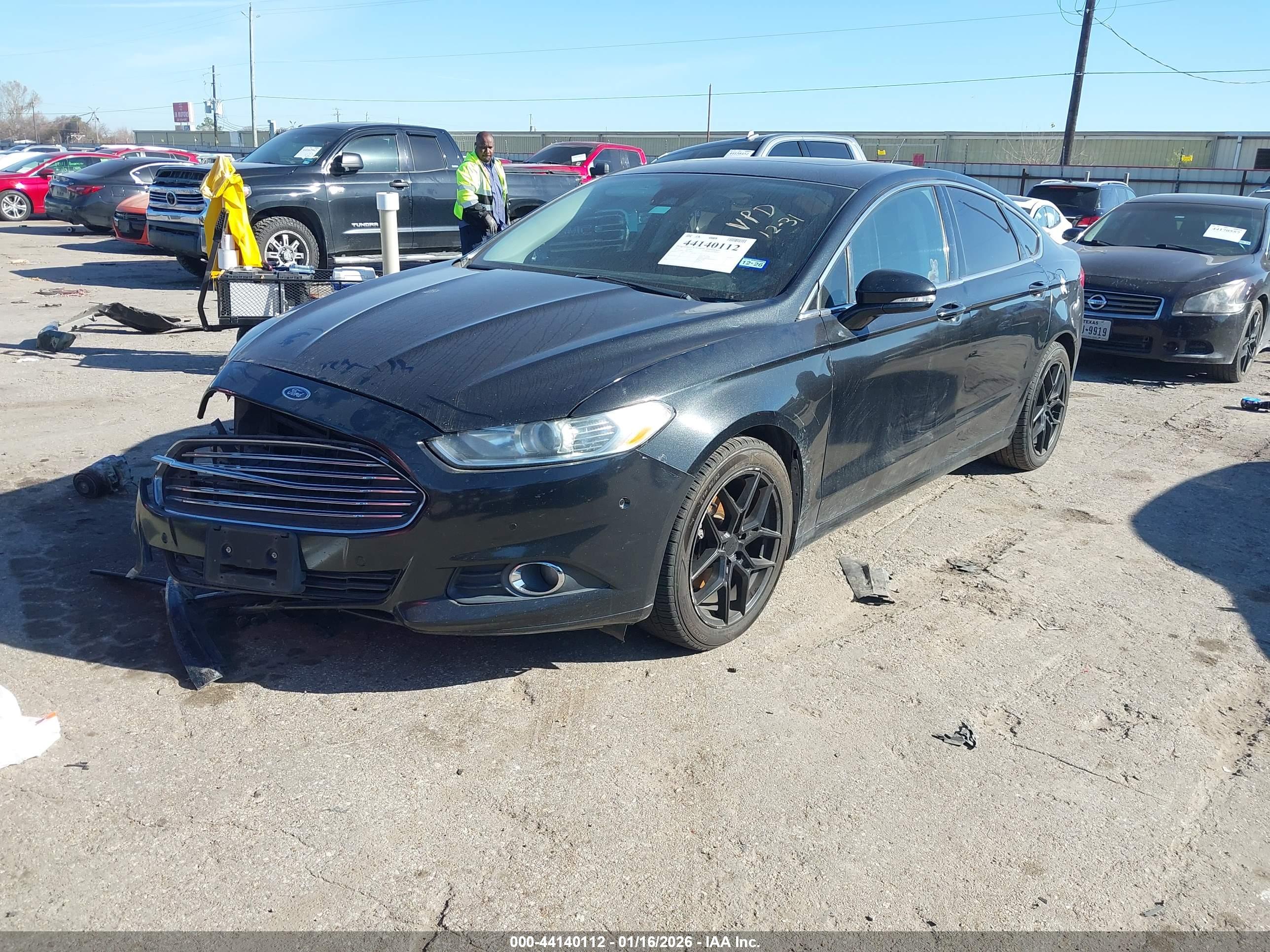 FORD FUSION image 2