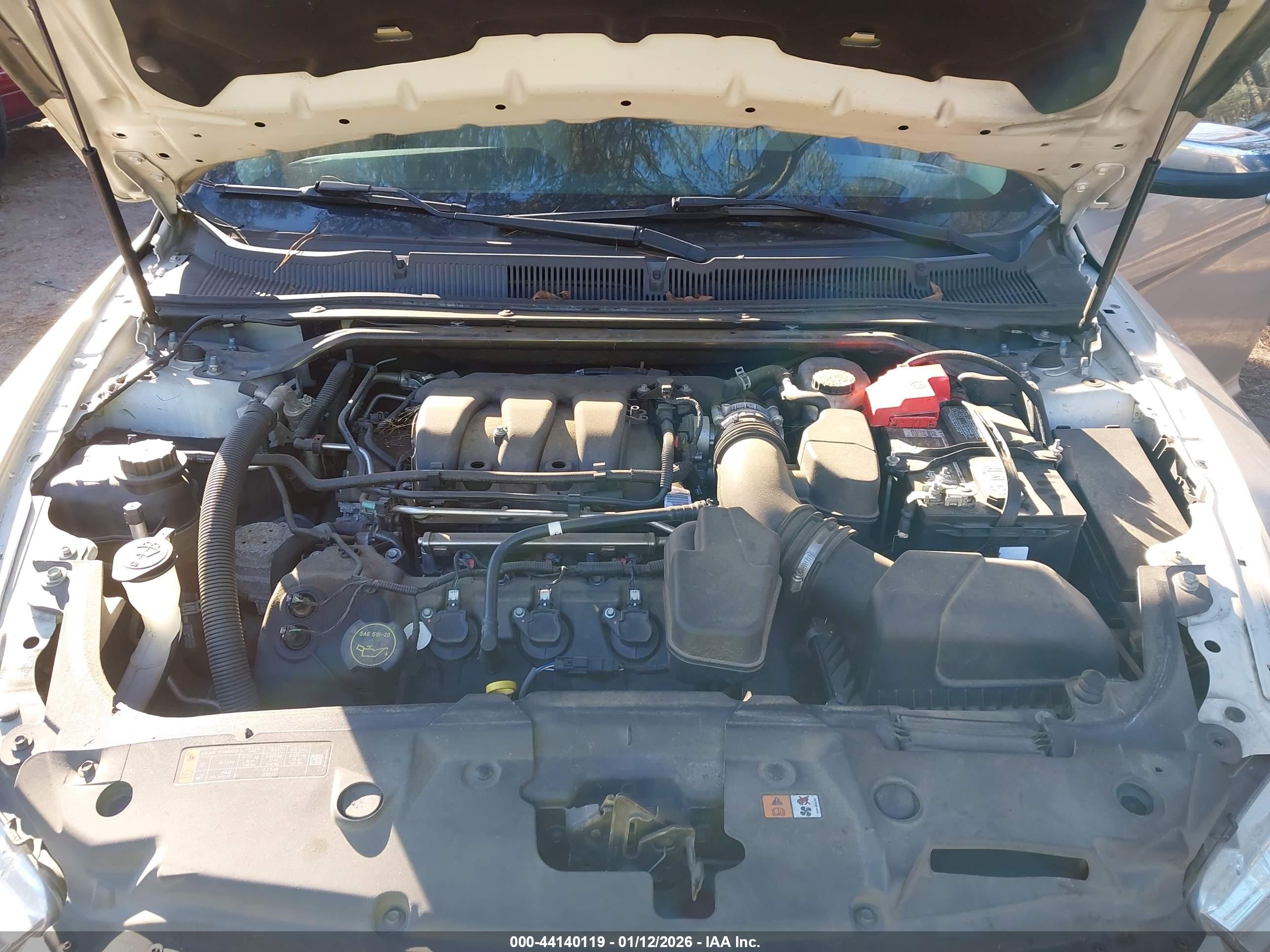 FORD TAURUS image 10