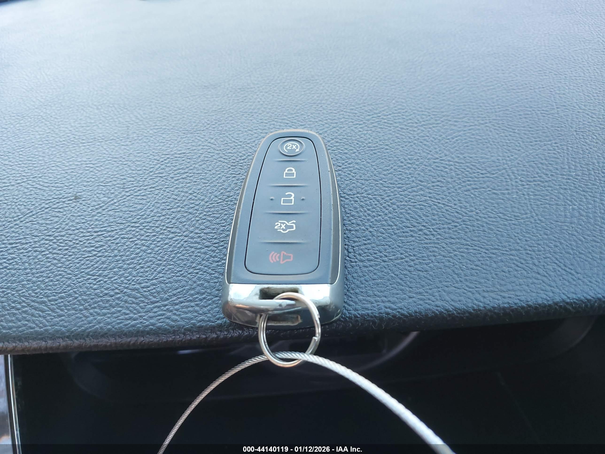 FORD TAURUS image 11