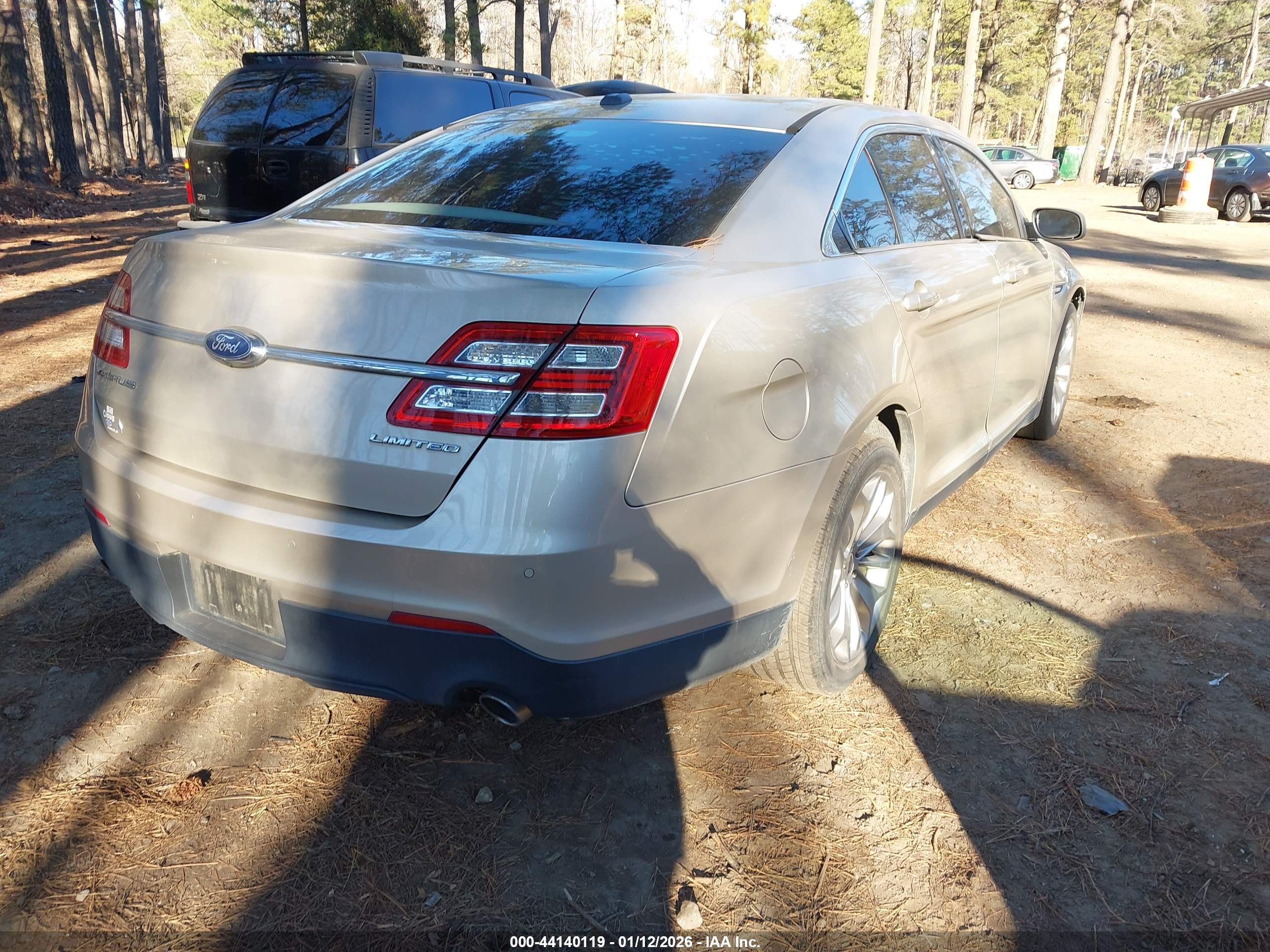 FORD TAURUS image 4