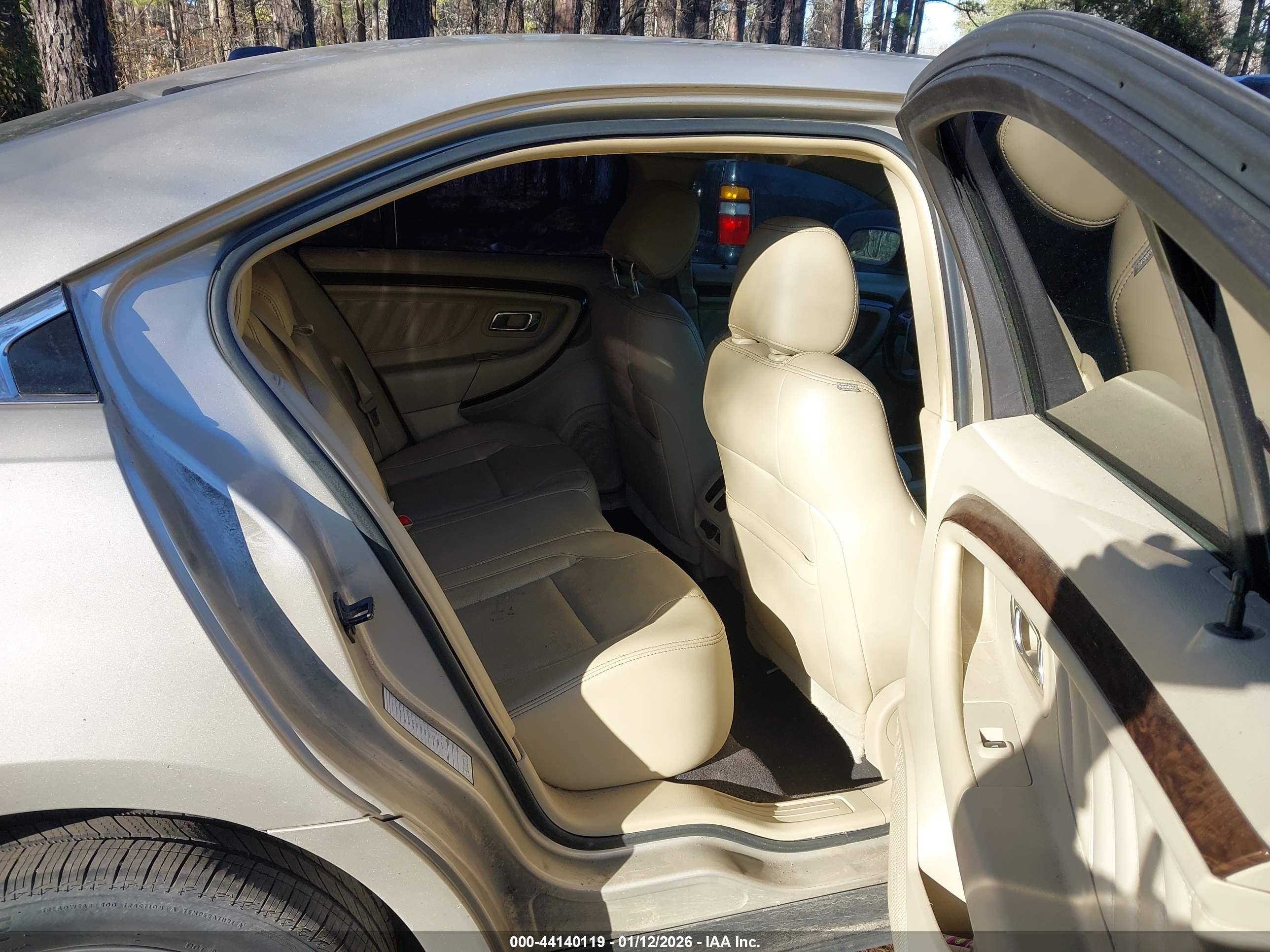 FORD TAURUS image 8