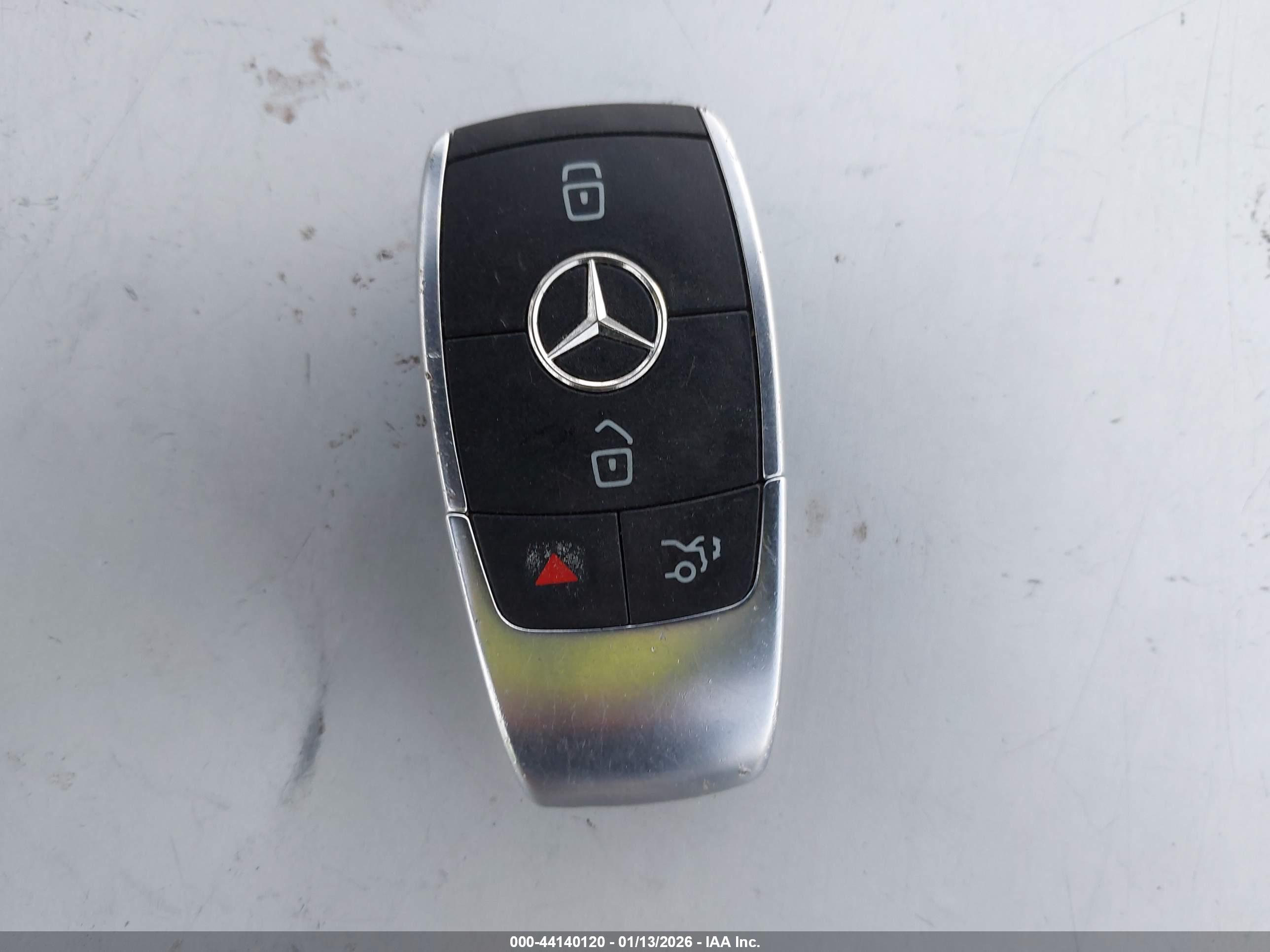 MERCEDES-BENZ CLA image 11