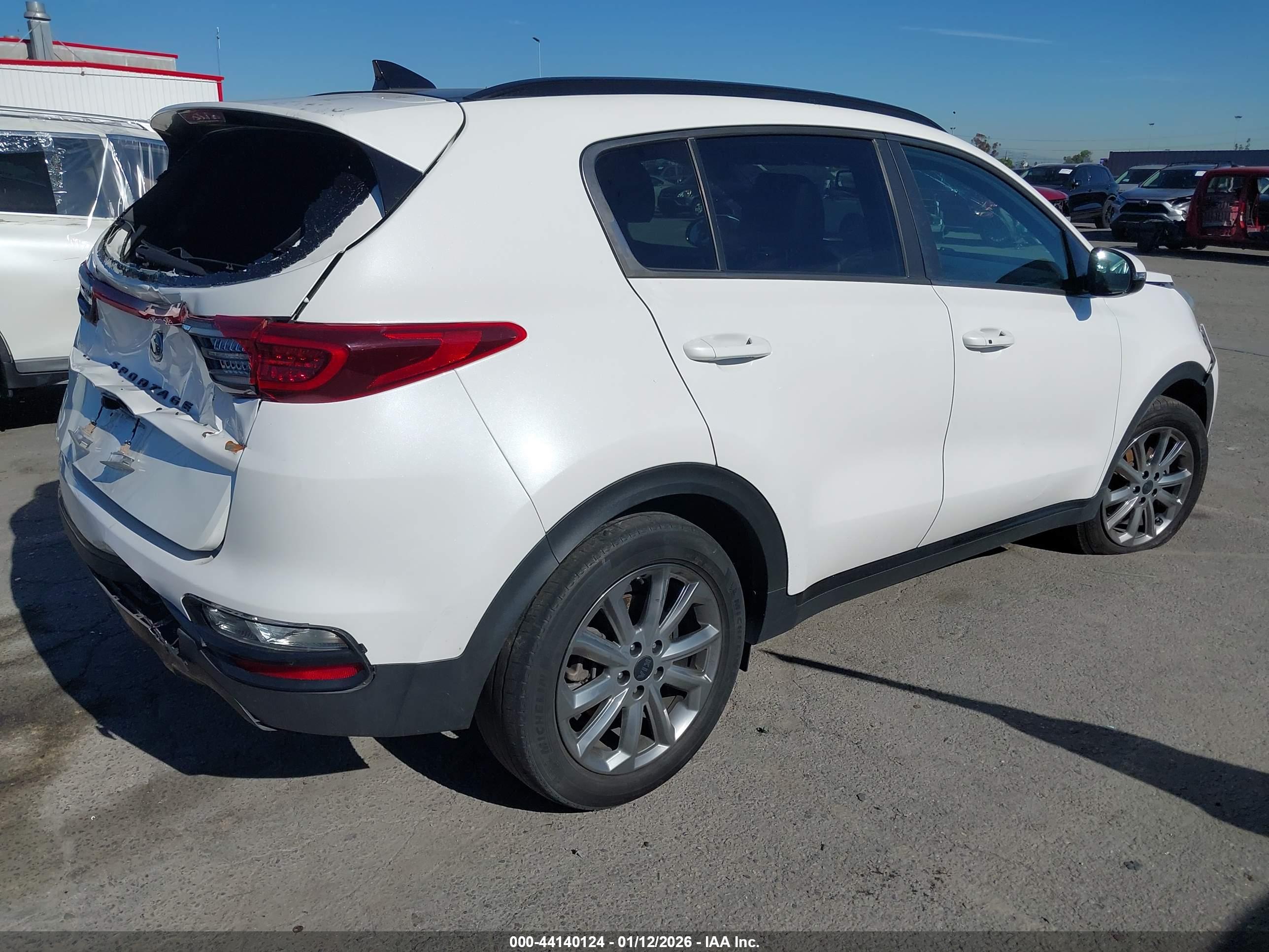 KIA SPORTAGE image 4