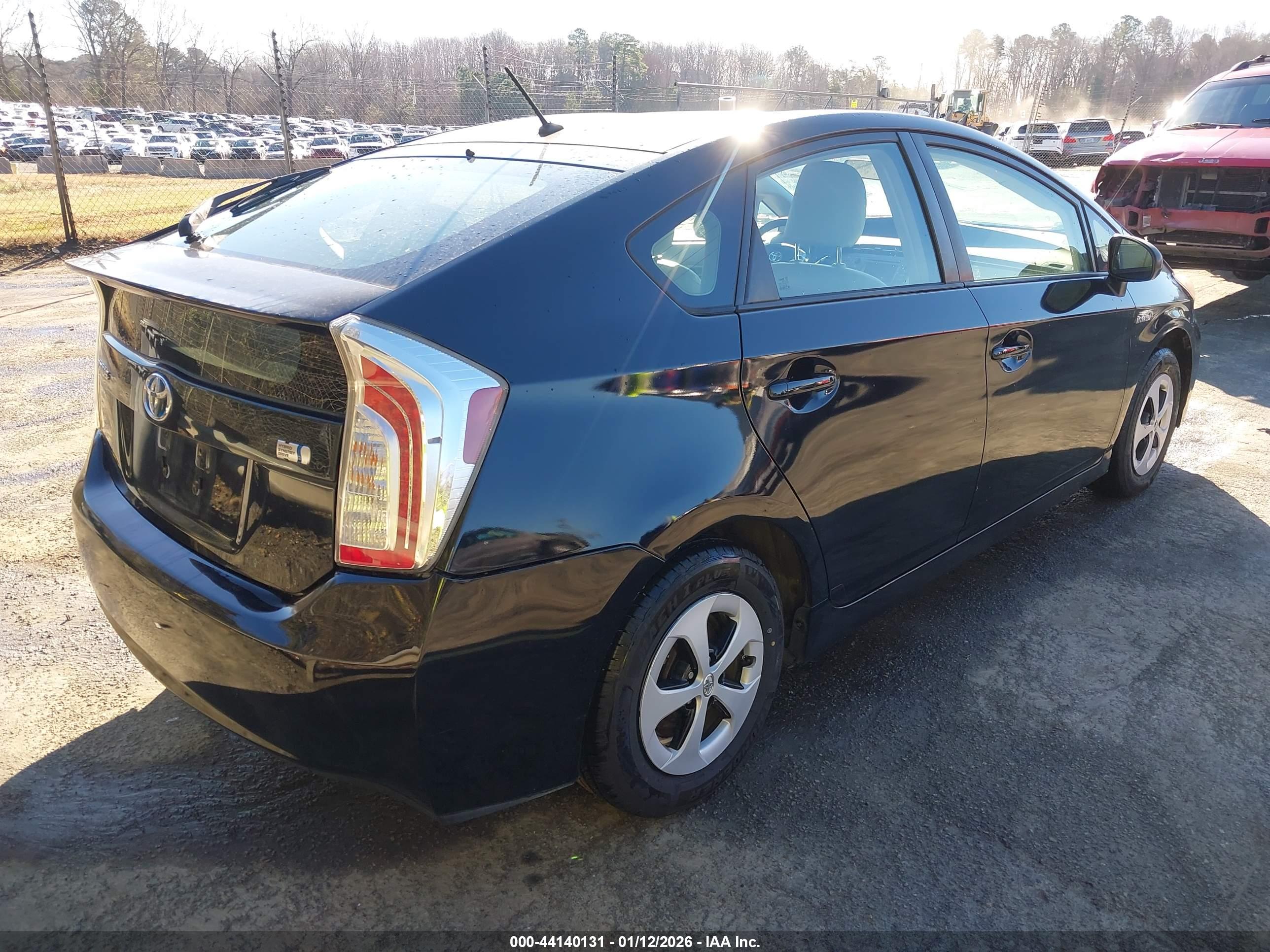 TOYOTA PRIUS image 4