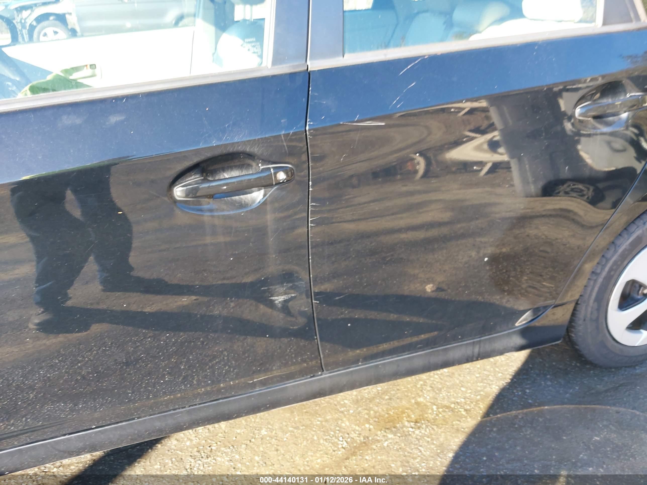 TOYOTA PRIUS image 6