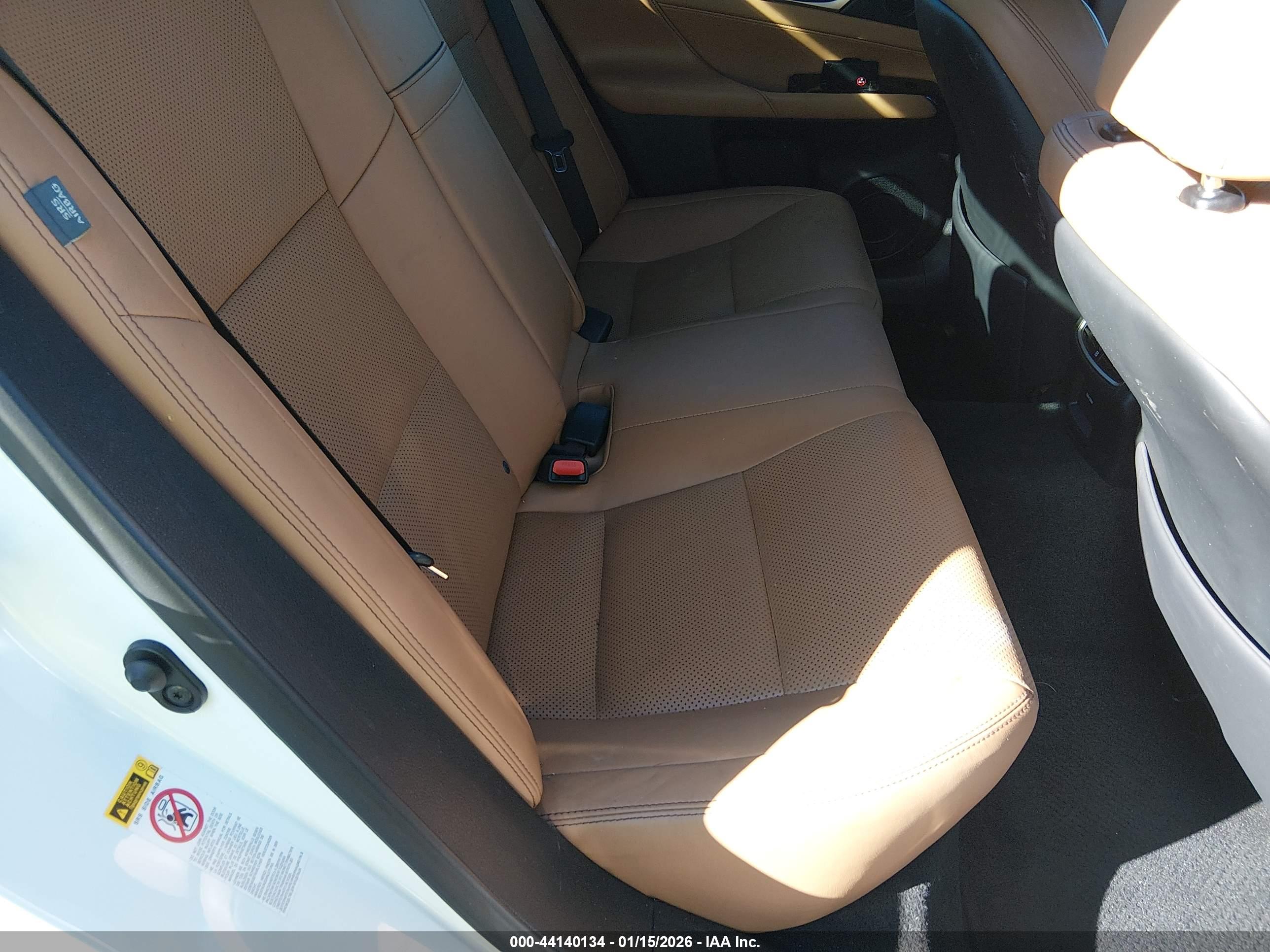 LEXUS GS image 8