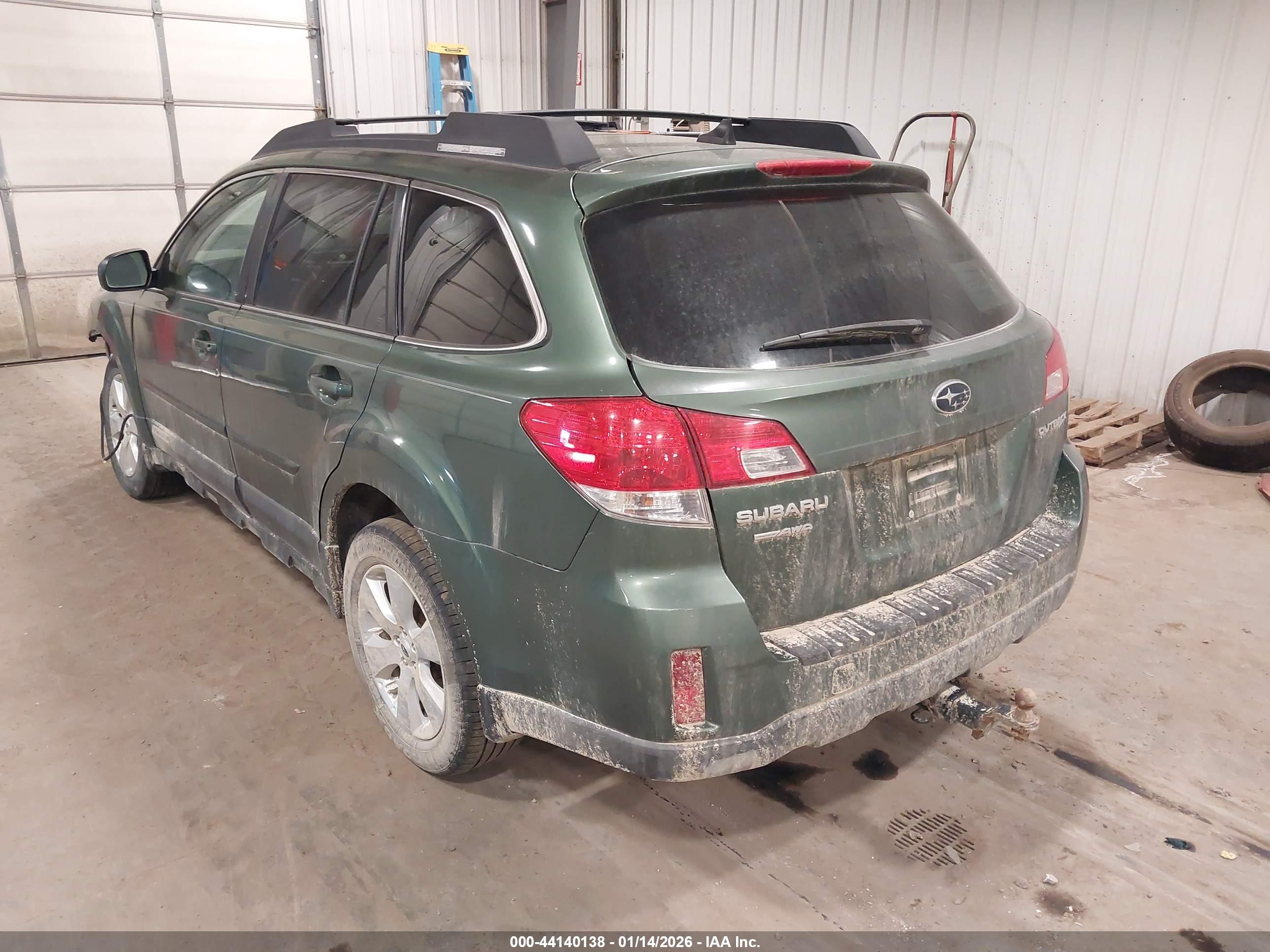 SUBARU OUTBACK image 3