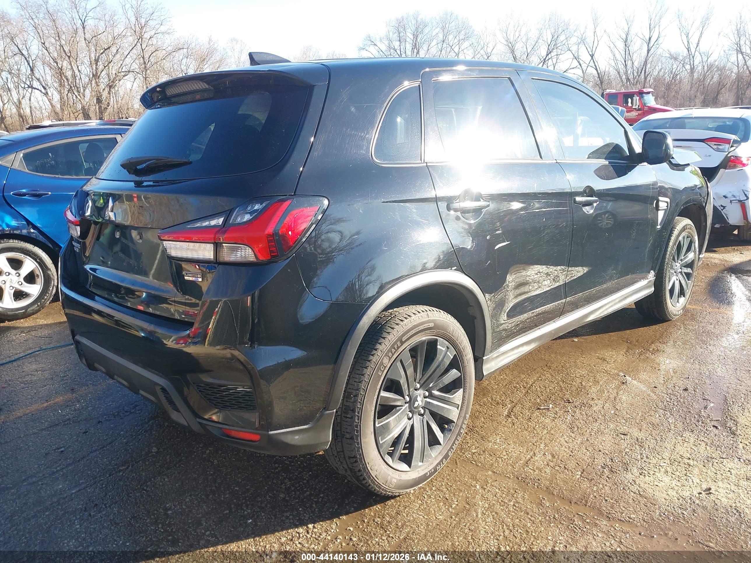 MITSUBISHI OUTLANDER image 4