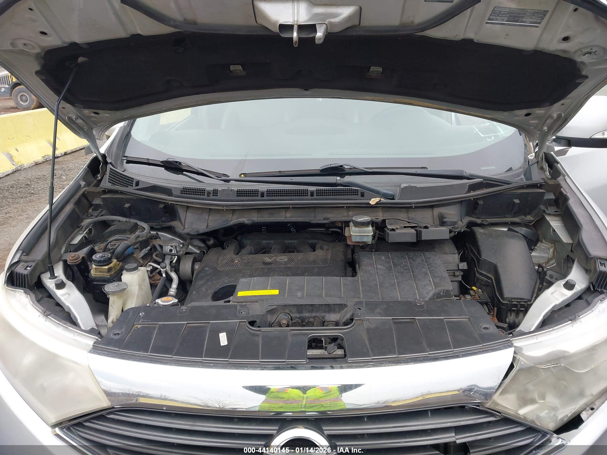 NISSAN QUEST image 10