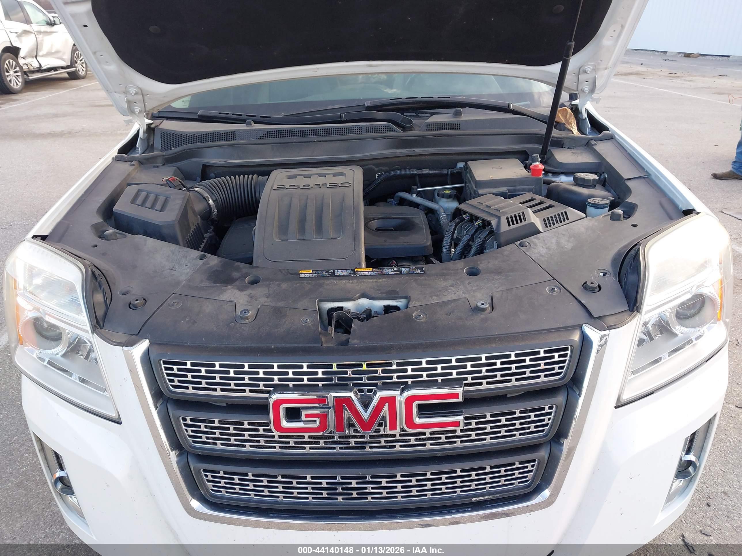 GMC TERRAIN image 10