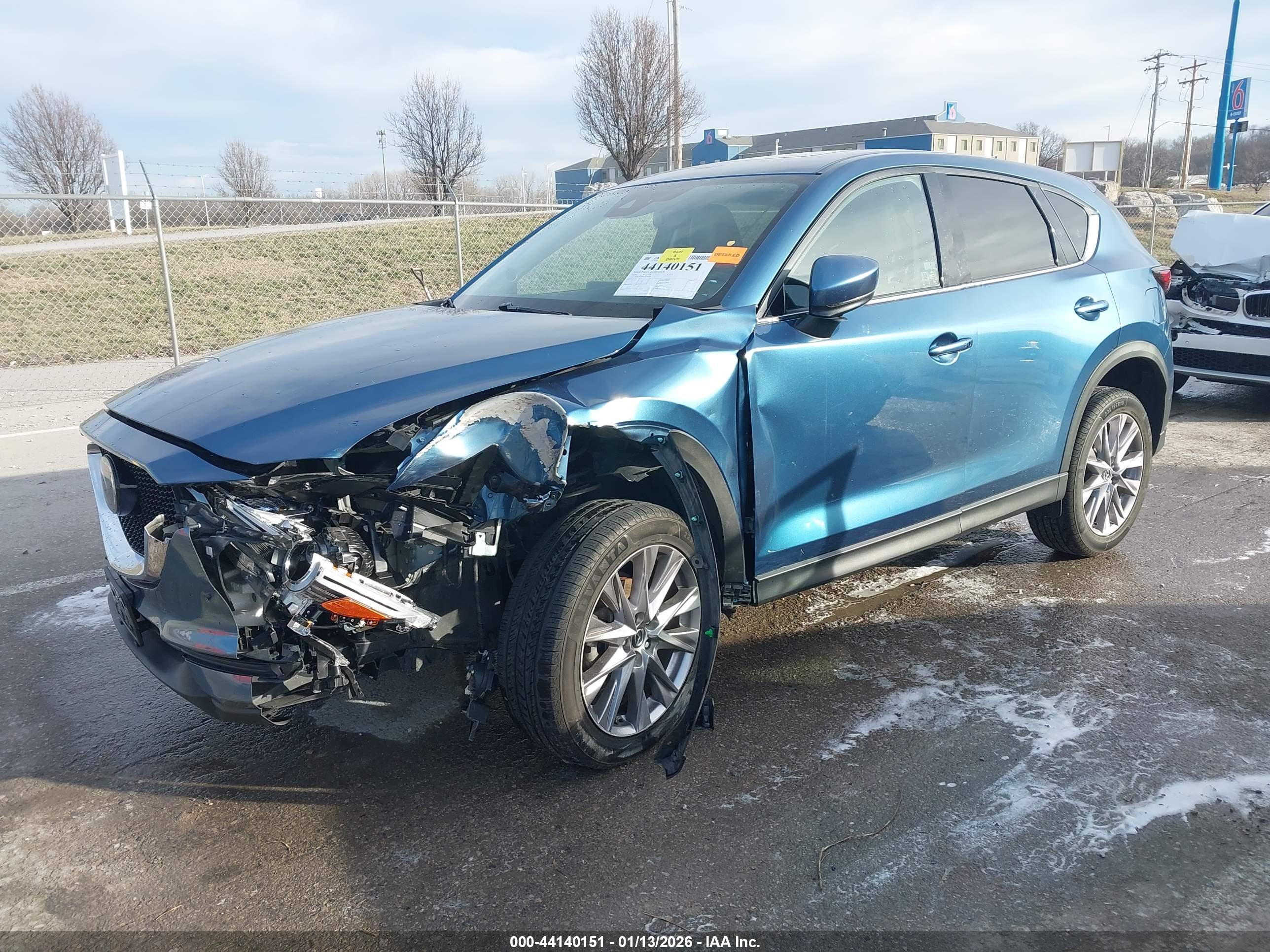 MAZDA CX-5 image 2